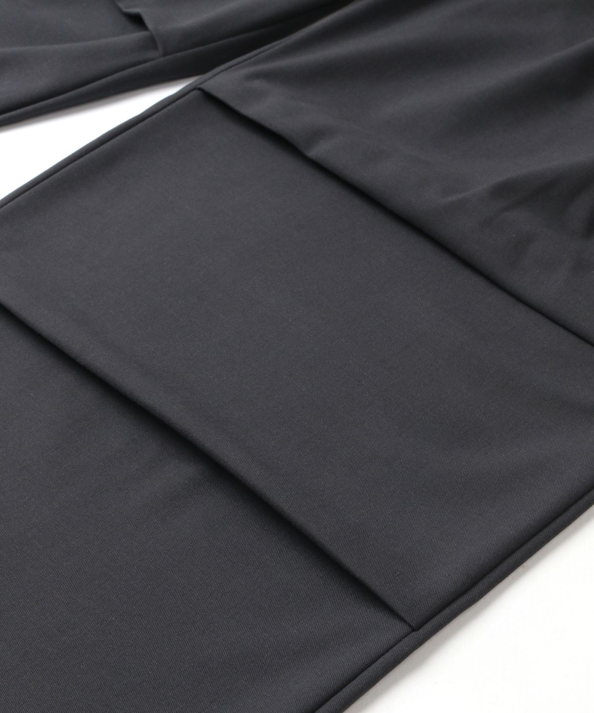 인더스트(INDUST) 투턱 와이드 파라슈트 슬랙스 팬츠_2COLOR