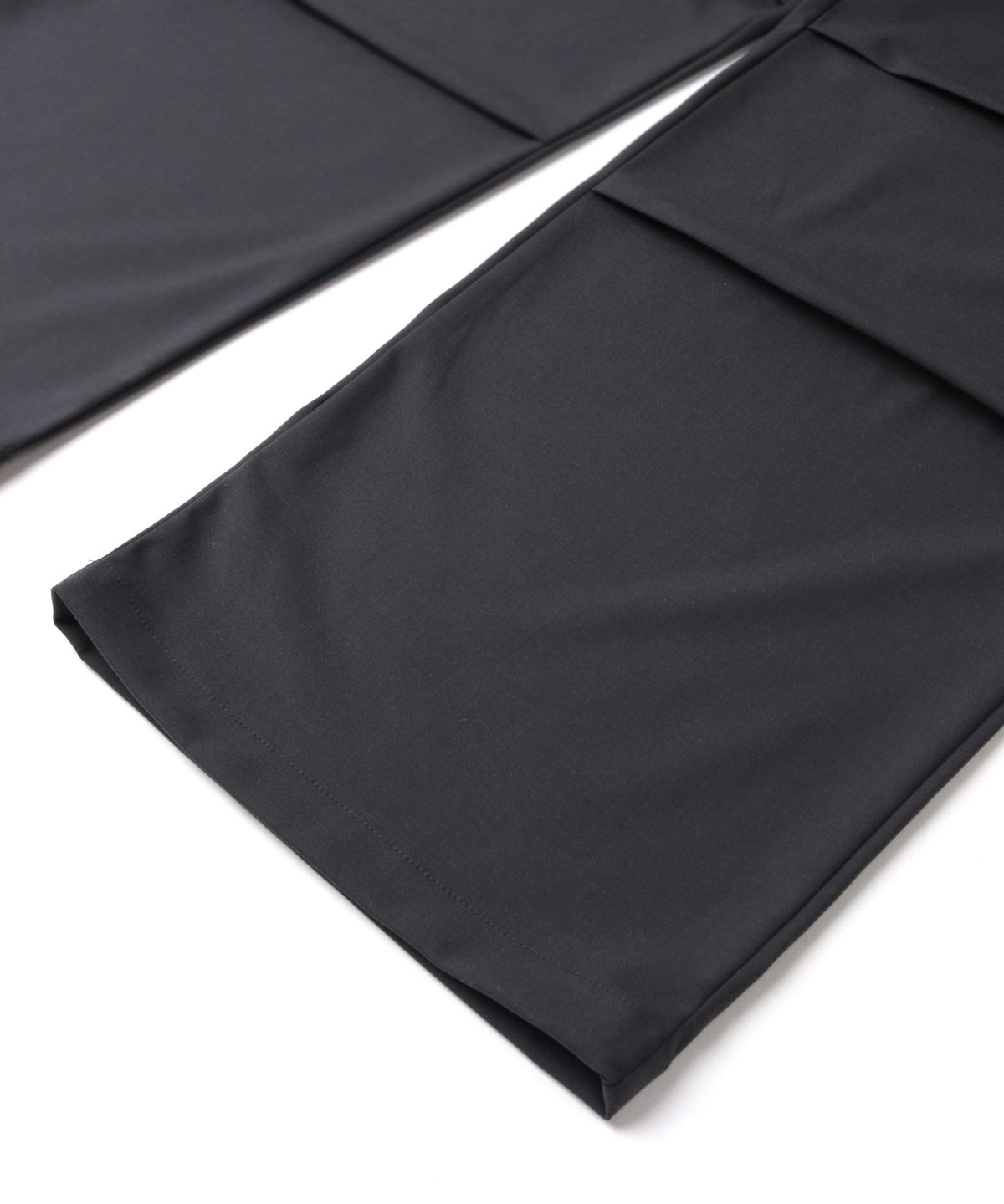 인더스트(INDUST) 투턱 와이드 파라슈트 슬랙스 팬츠_2COLOR