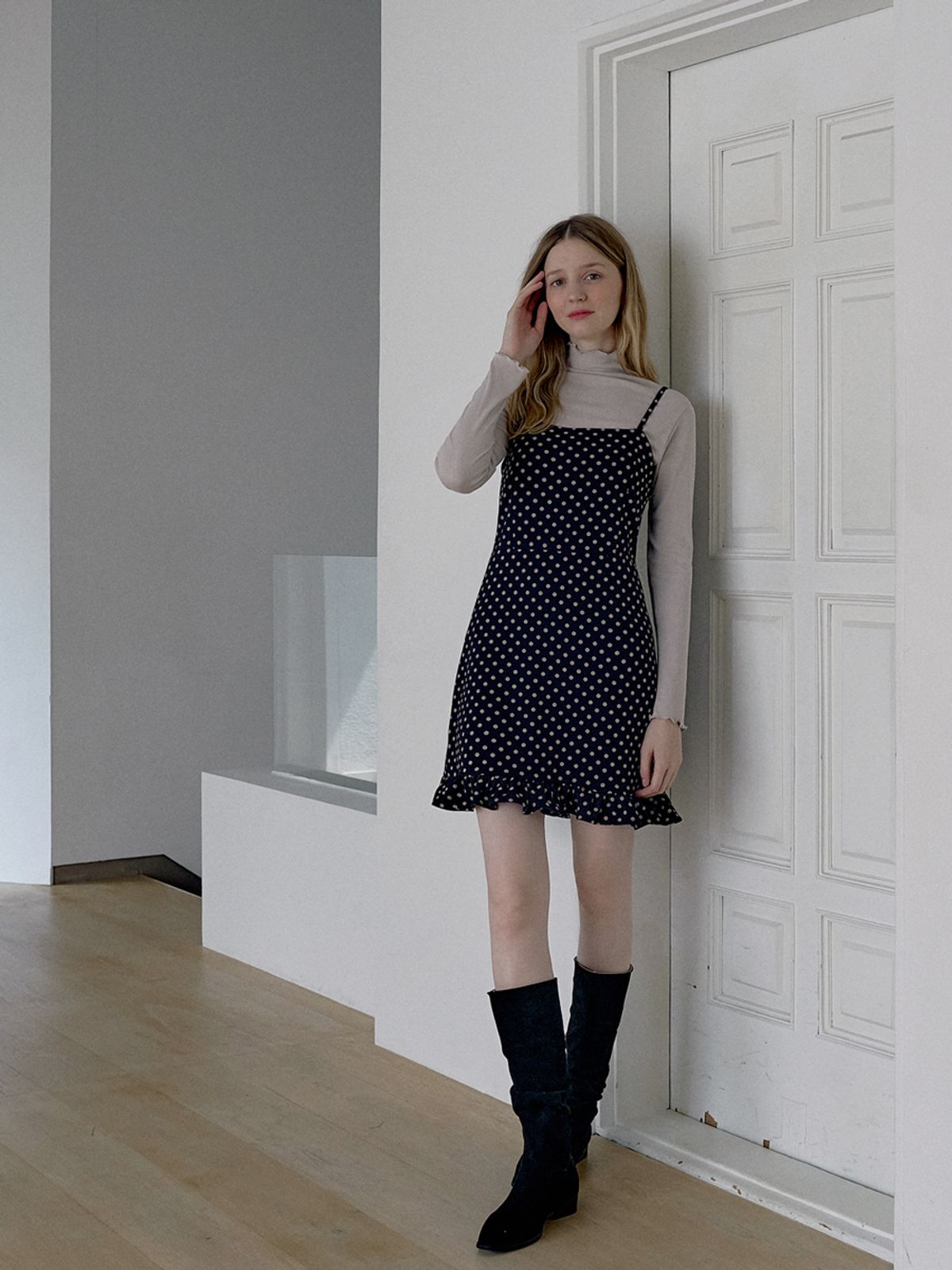 아방(AVANT-G) Frill Mini Dot Sleeveless Dress - NAVY