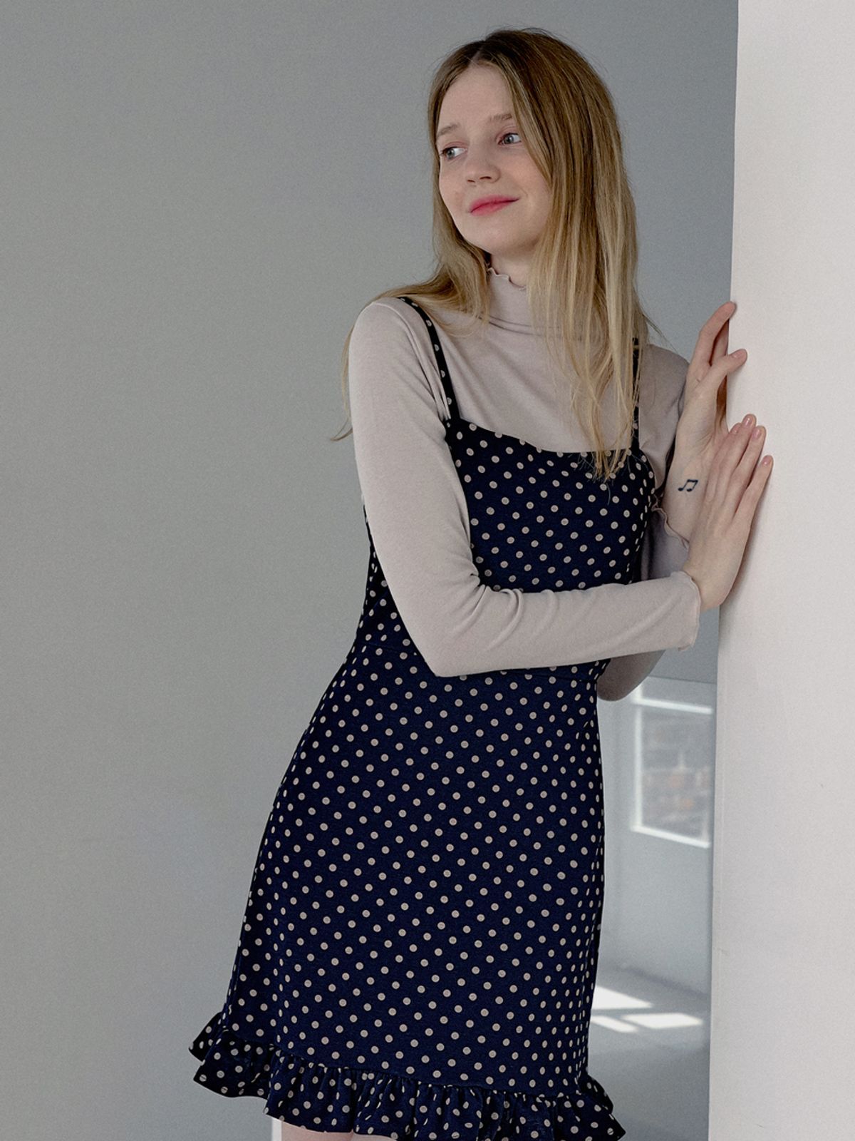 아방(AVANT-G) Frill Mini Dot Sleeveless Dress - NAVY