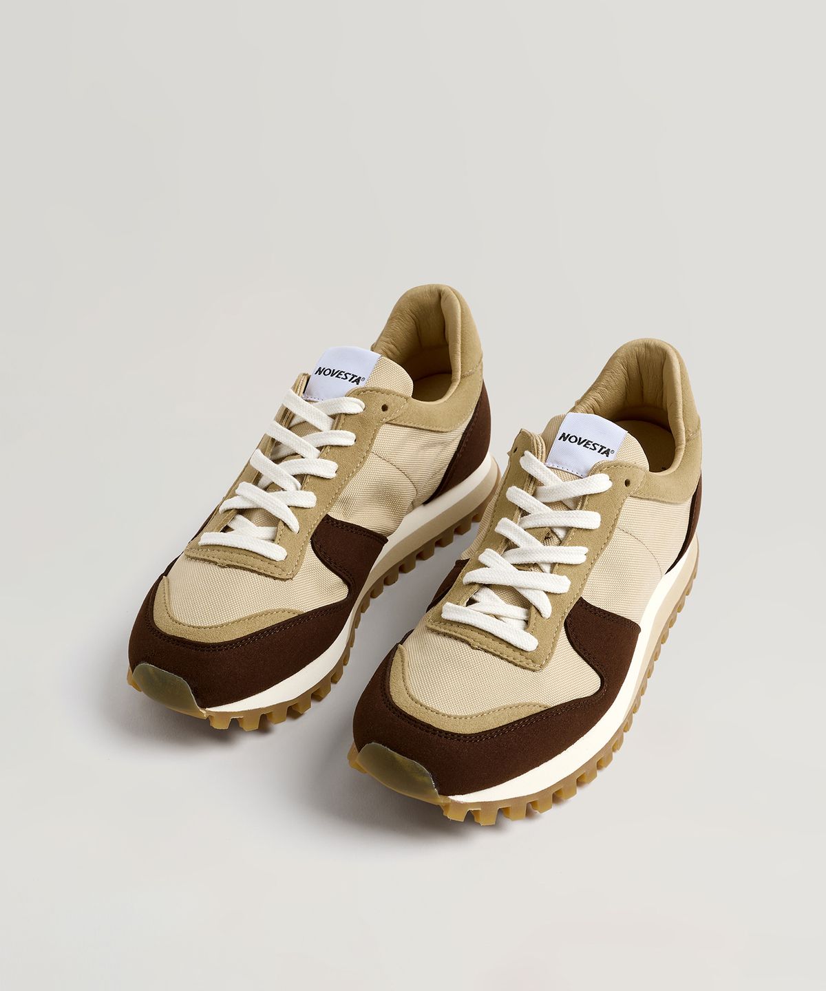 노베스타(NOVESTA) 마라톤 트레일 비건 Brown