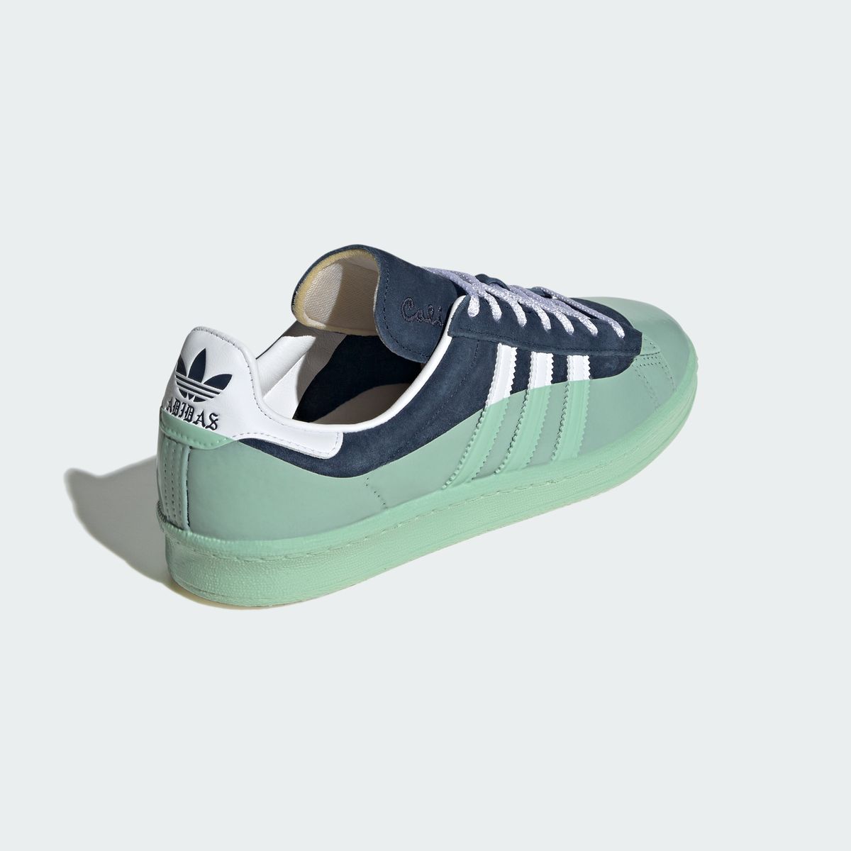 아디다스(ADIDAS) 캠퍼스 80 Cali DeWitt IG3142