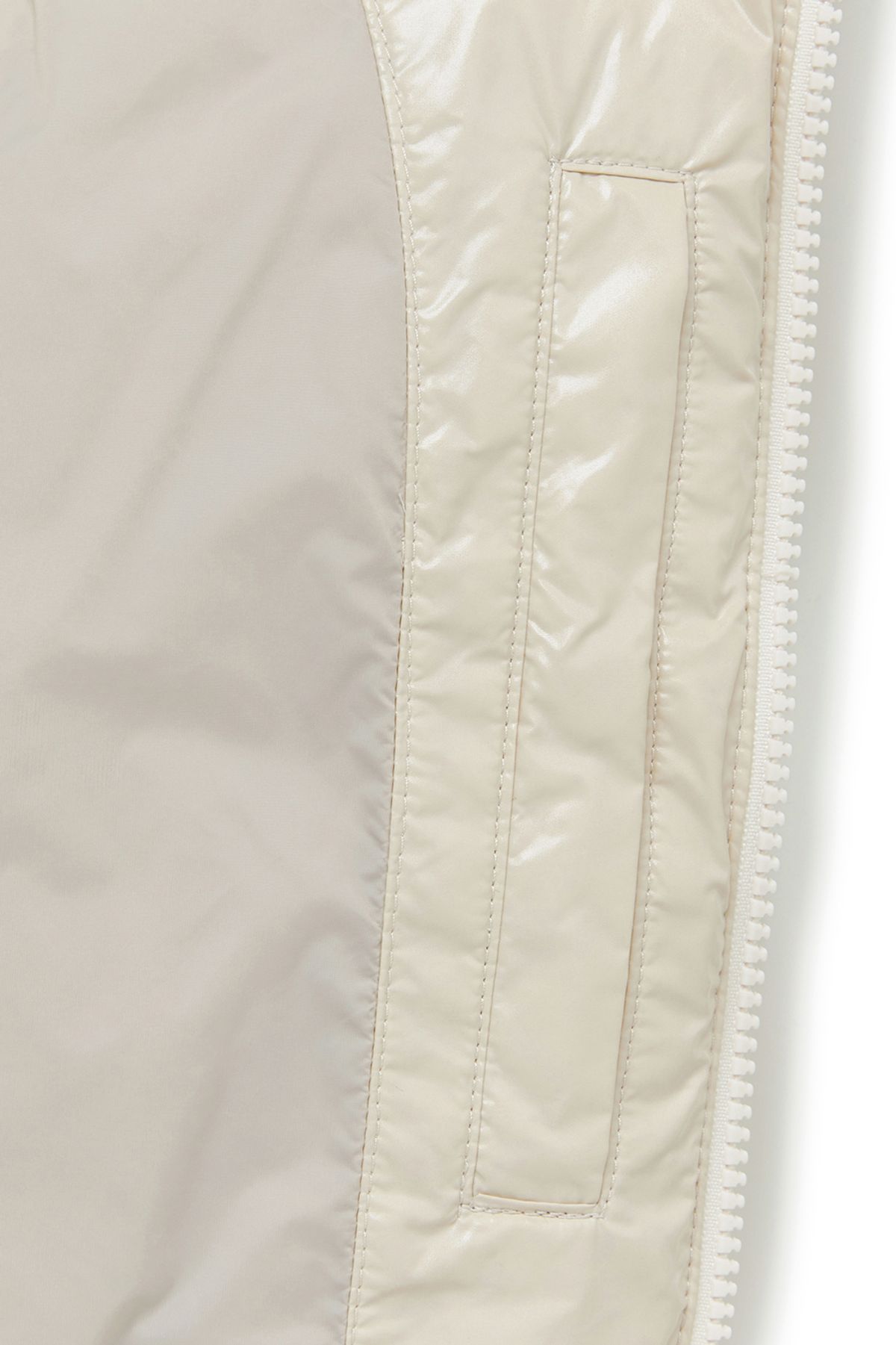 커렌트(CURRENT) VARSITY SHORT PUFFER JACKET [BEIGE]
