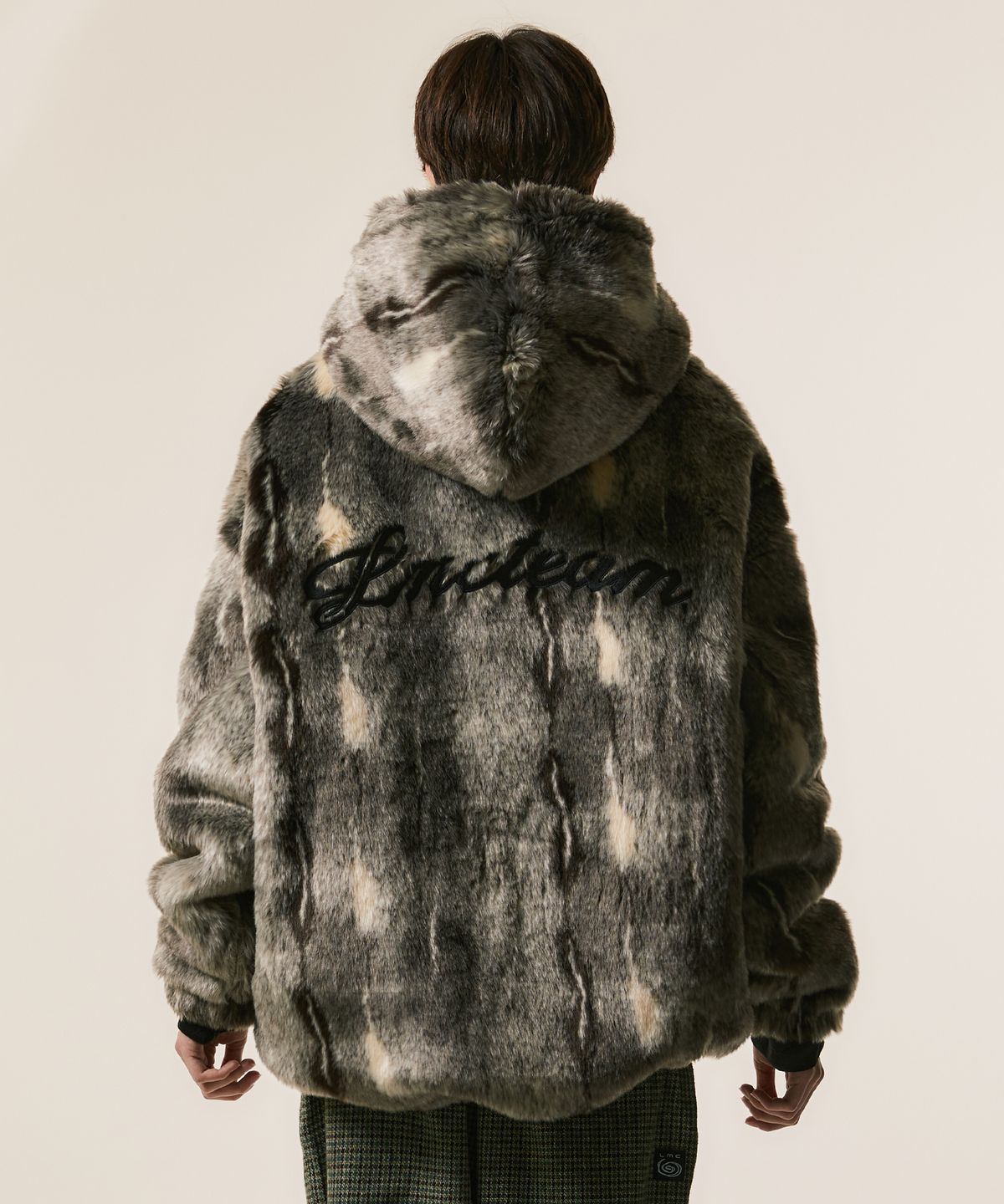 엘엠씨(LMC) TEAM FAUX FUR HOODED JACKET black