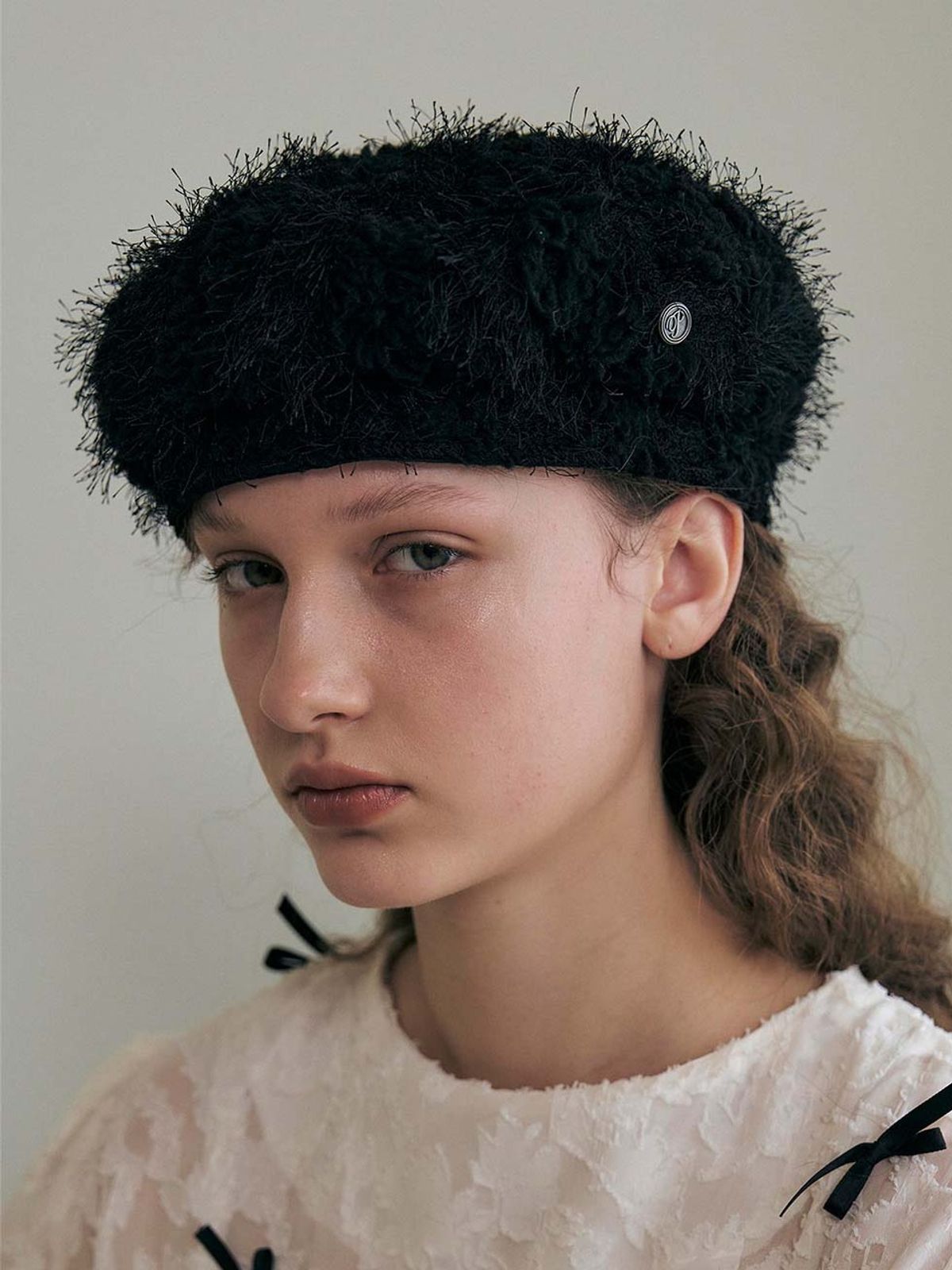포에지담(POESIEDAME) WAVY FRINGE BERET IN BLACK