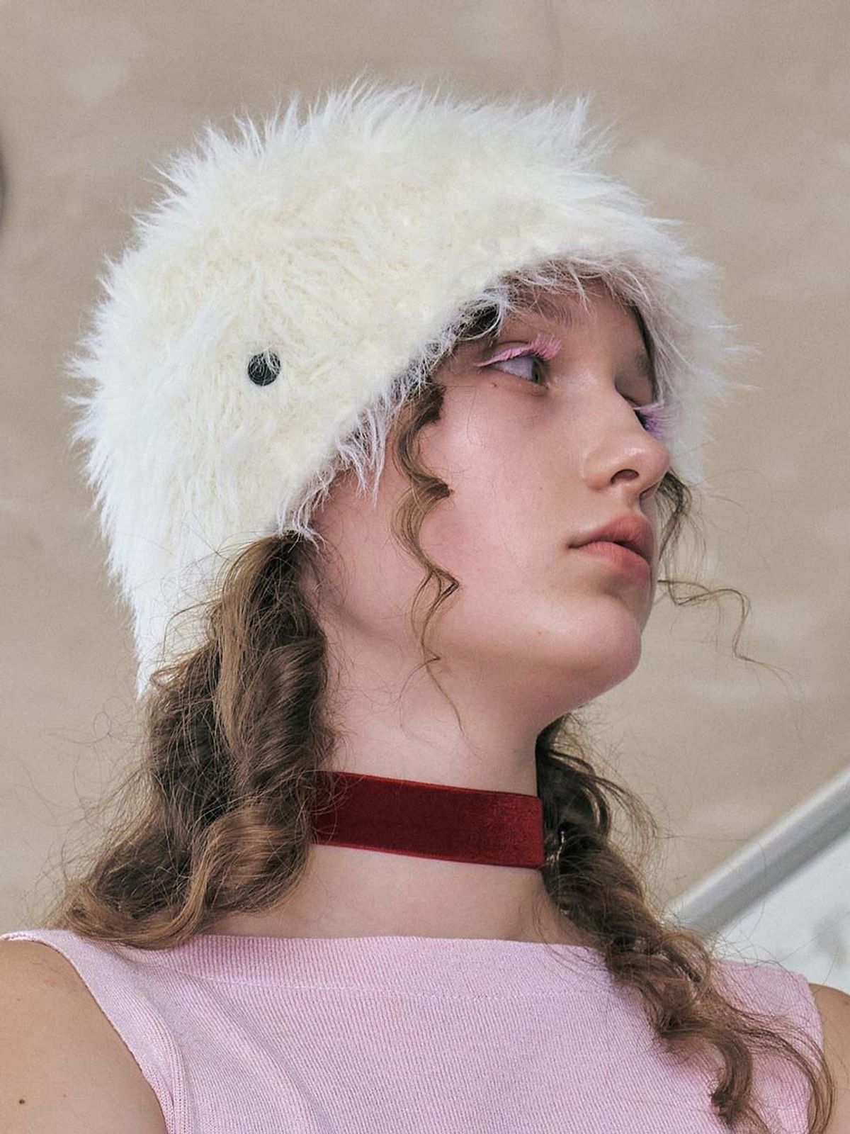 포에지담(POESIEDAME) SLEEK HAIRY BEANIE IN CREAM