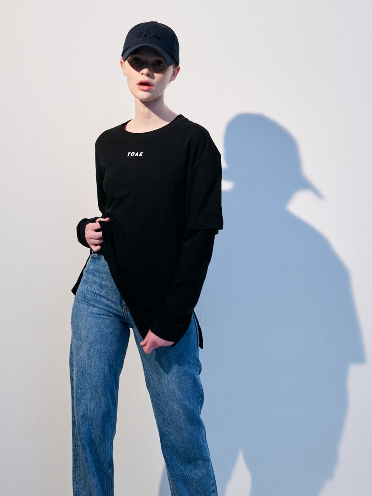 토새(TOSE) 레이어드 로고 티셔츠 블랙