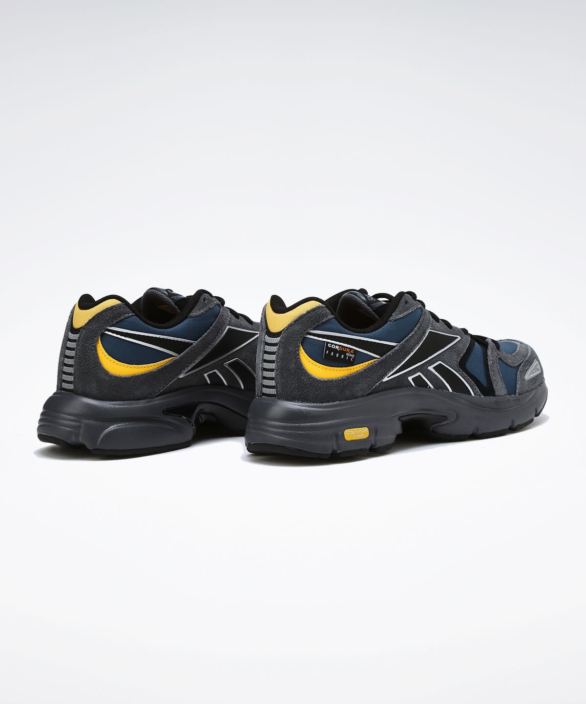 리복(REEBOK) 프리미어 로드 플러스 VI CORDURA - 차콜 / IG3471