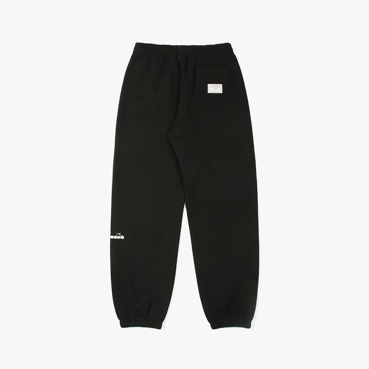 디아도라(diadora) 에센셜 기모 조거 팬츠 BLACK