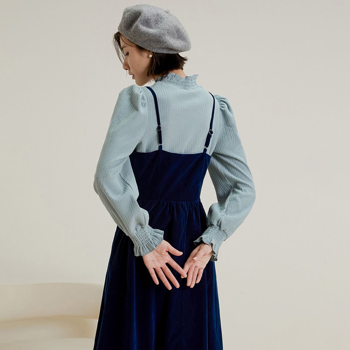 랭썬(LANGSON) LS_Velvet v-neck slip dress