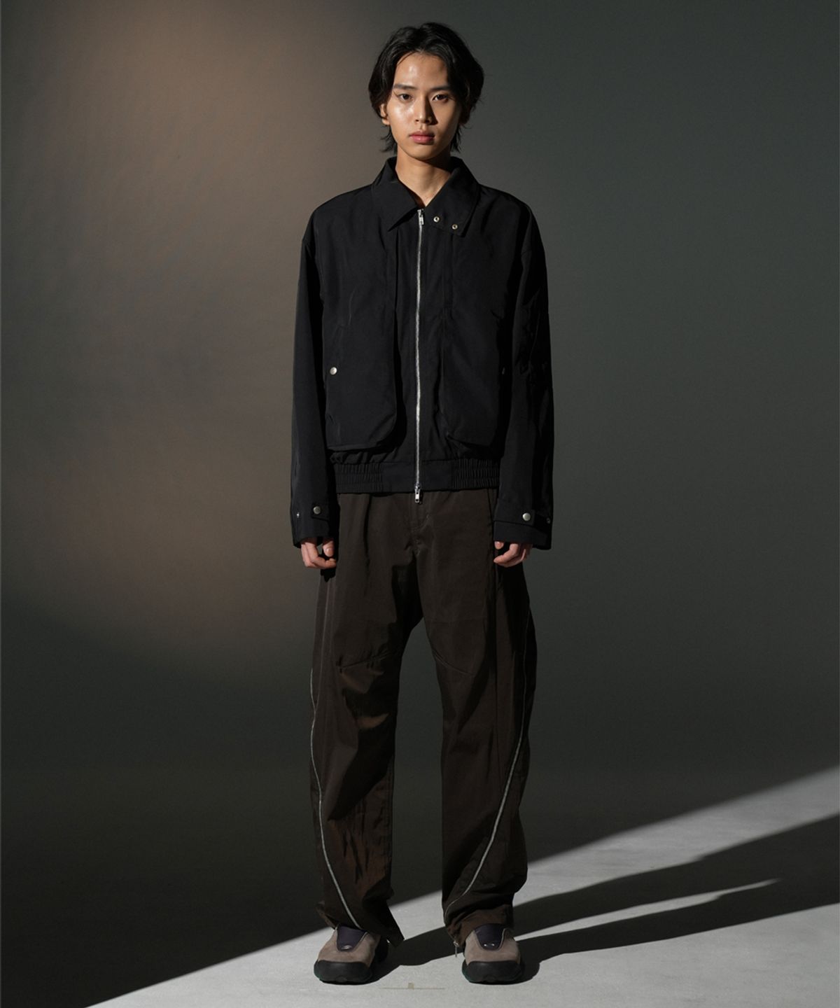 그레일즈(GRAILZ) TWIST ZIP TROUSER [BLACK]