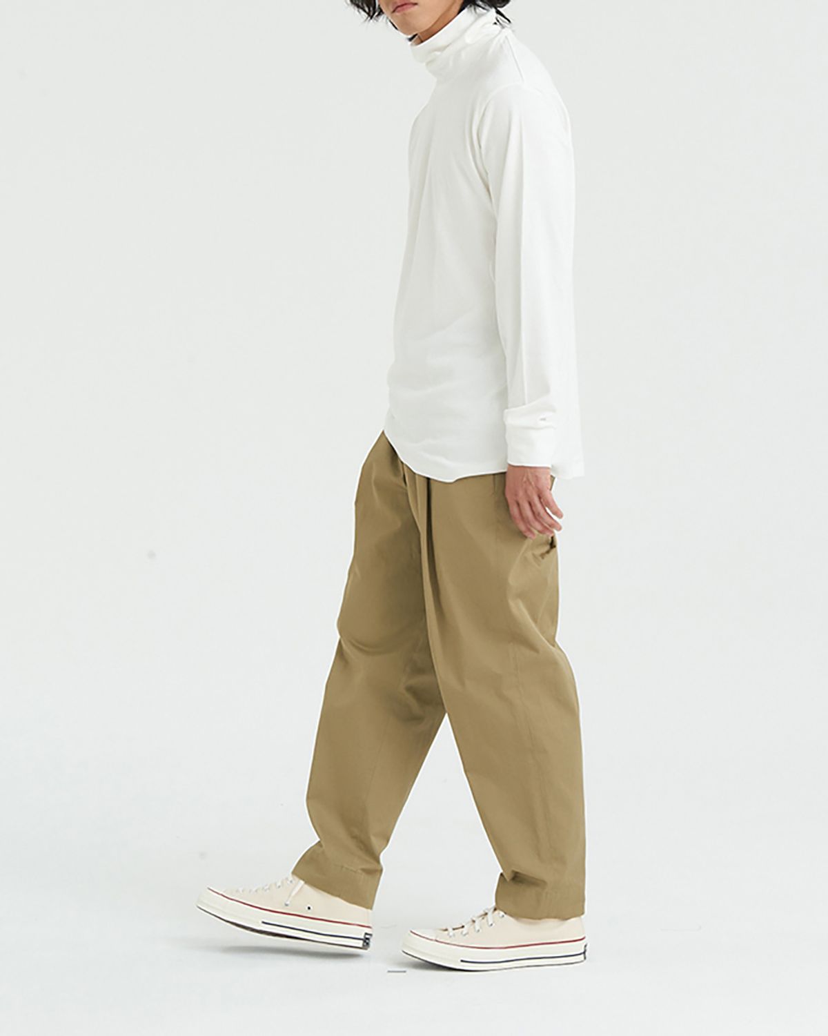 히즈핸더(HISHANDER) ONE PLEATS TAPERED PANTS