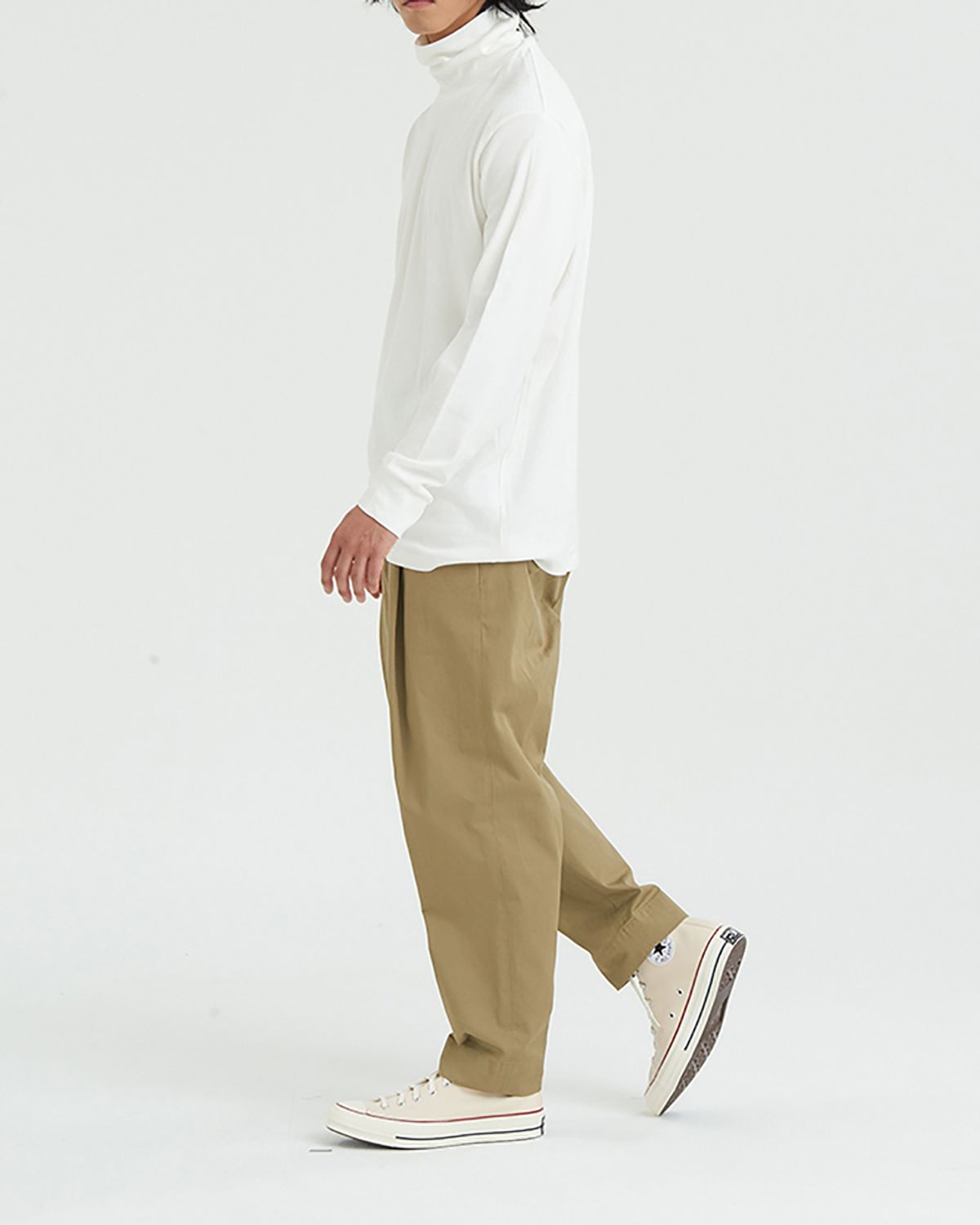 히즈핸더(HISHANDER) ONE PLEATS TAPERED PANTS