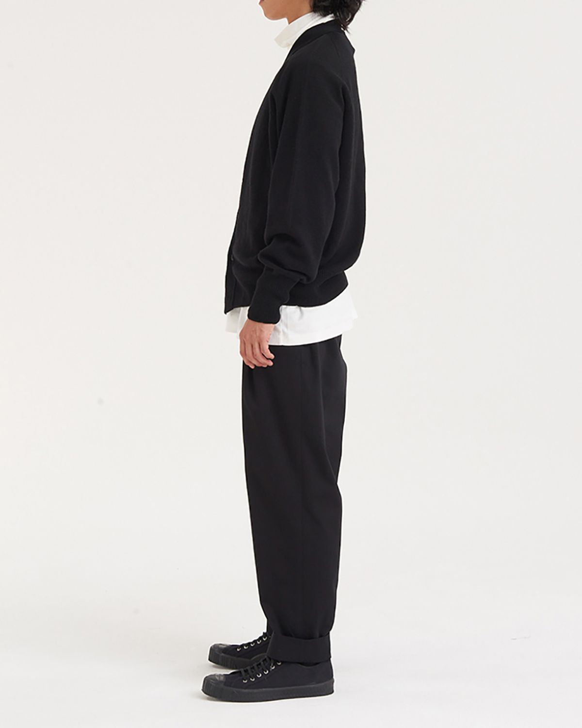 히즈핸더(HISHANDER) ONE PLEATS TAPERED PANTS