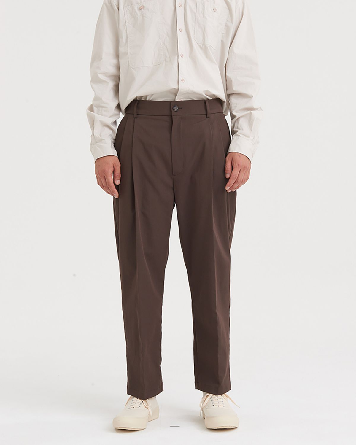 히즈핸더(HISHANDER) TWO PLEATS TAPERED PANTS