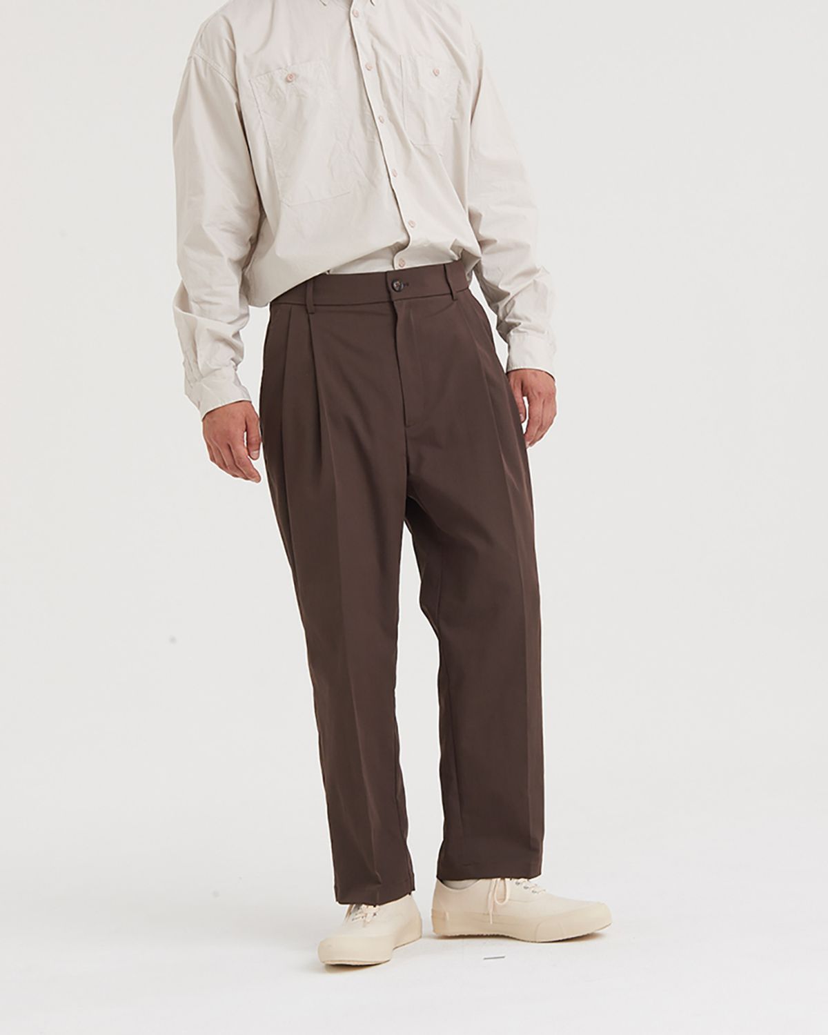 히즈핸더(HISHANDER) TWO PLEATS TAPERED PANTS