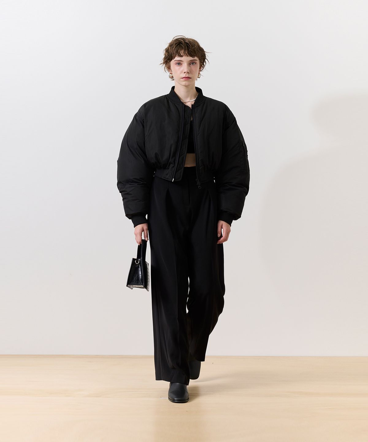 비바브라운(VIVABROWN) 85-VIVA021 [2-way] ma-1 크롭 숏패딩 블랙
