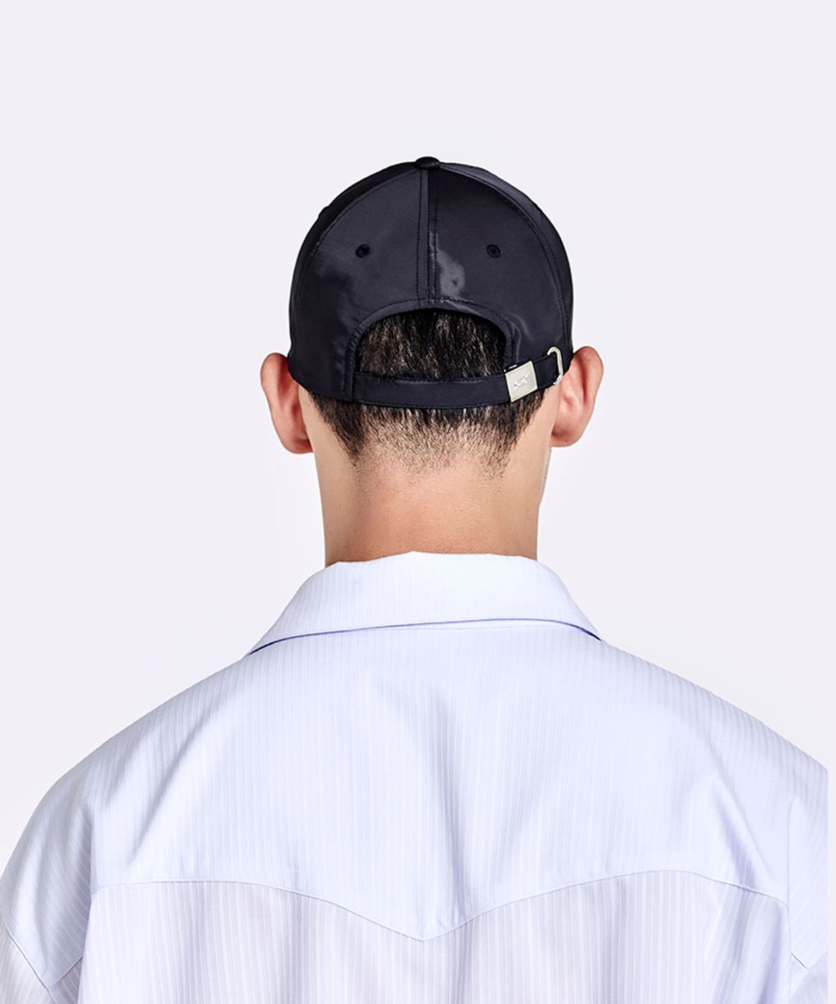 51퍼센트(51PERCENT) Shiny white logo embroidery cap - black