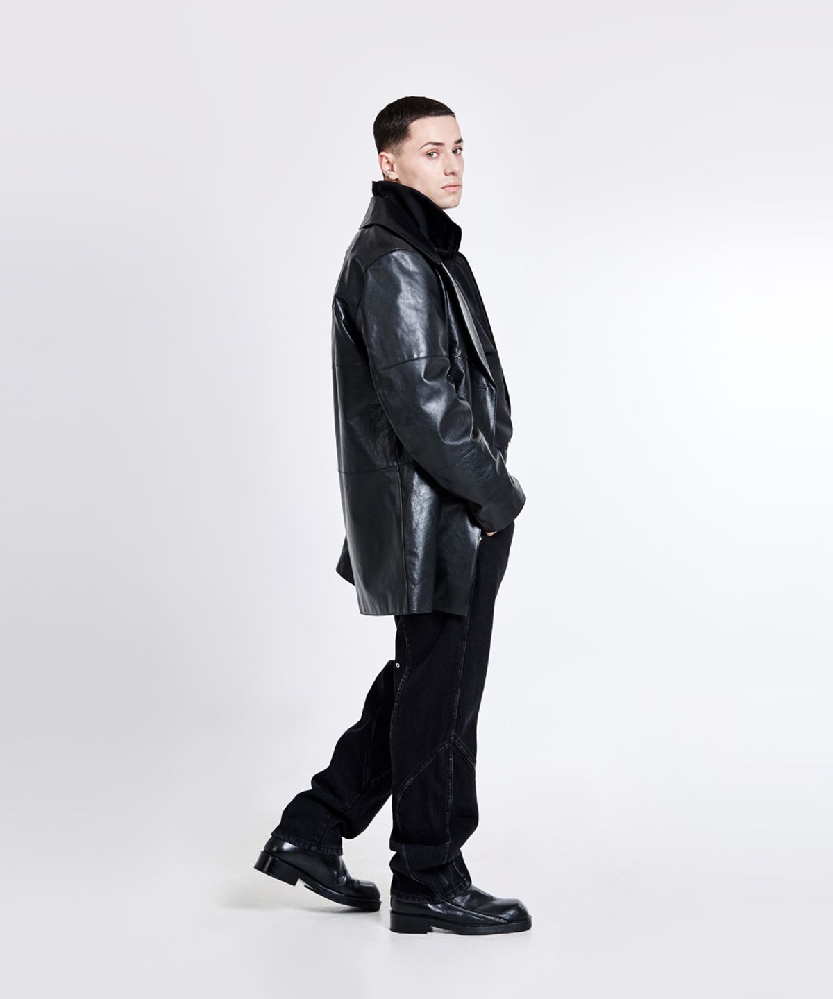 51퍼센트(51PERCENT) Double-breasted leather trench Jacket - Black