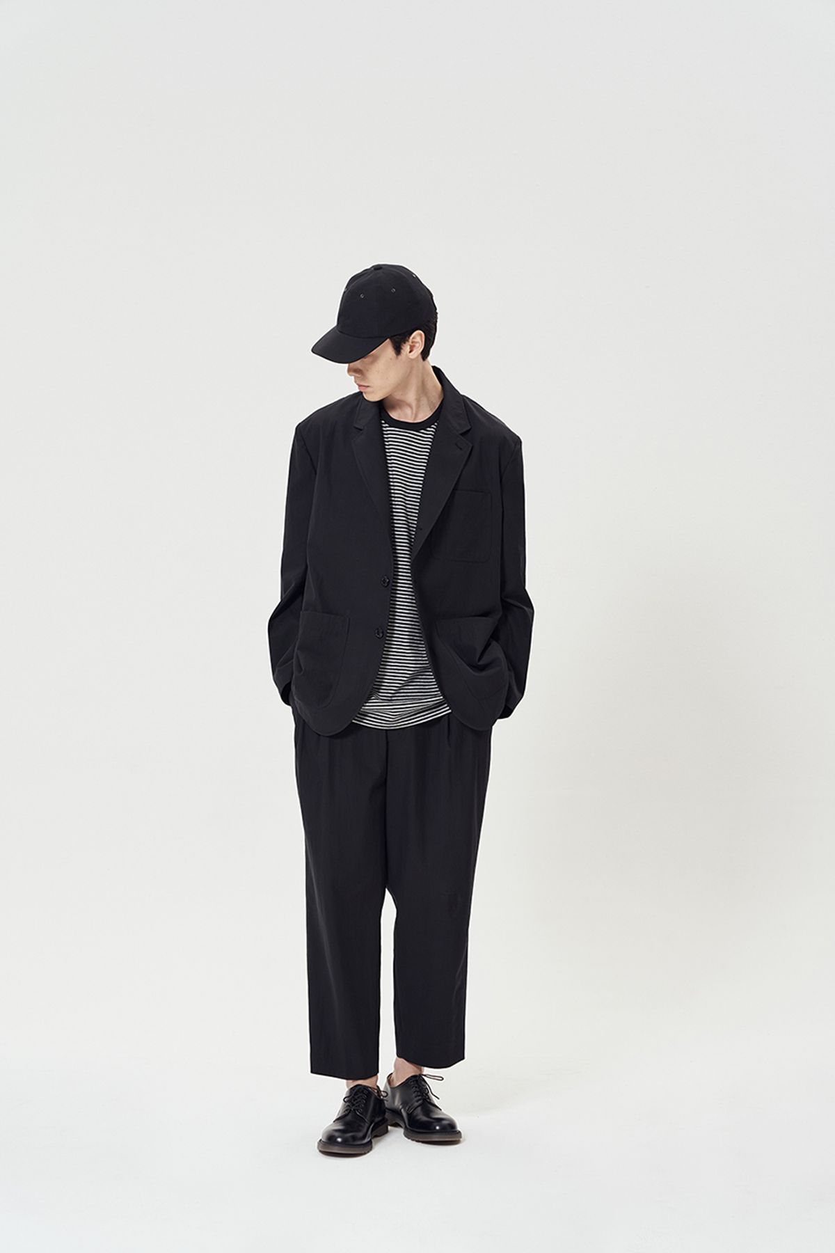 히즈핸더(HISHANDER) TWO PLEATS TAPERED PANTS
