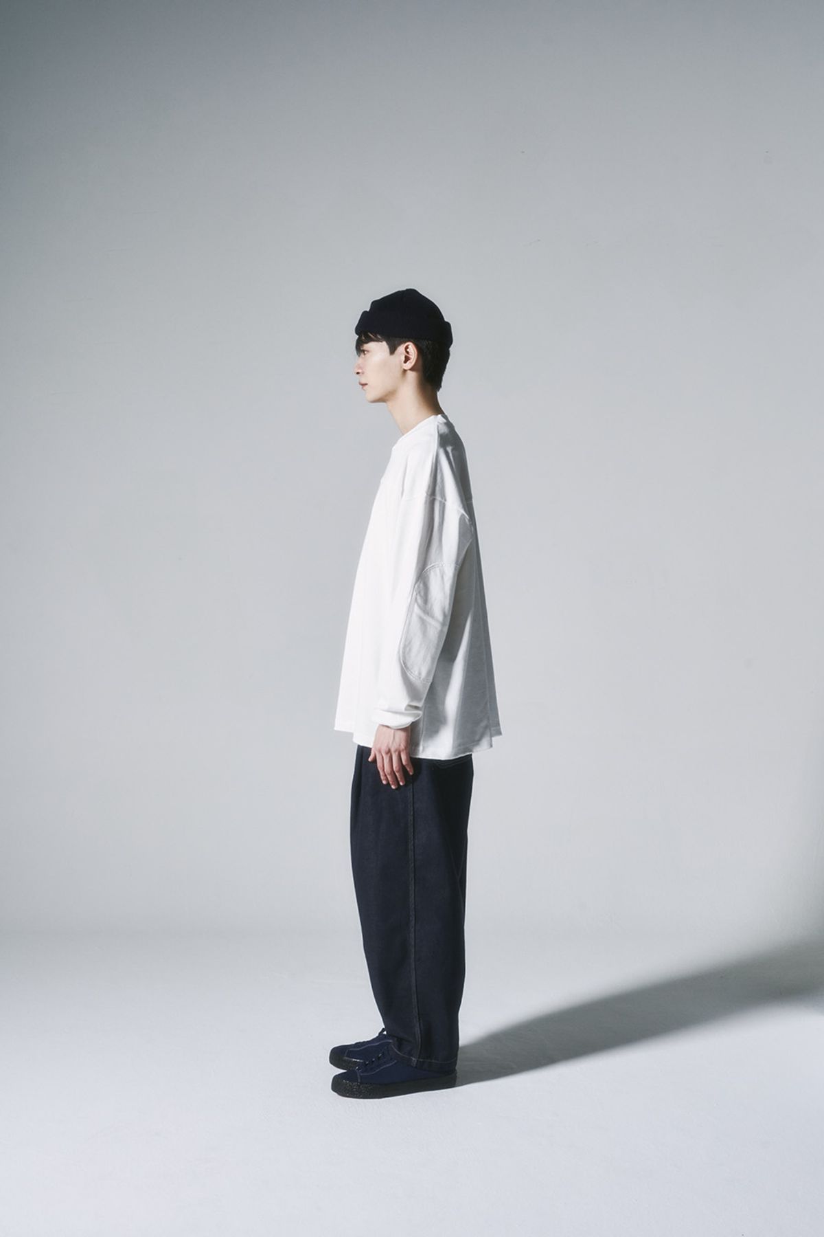 히즈핸더(HISHANDER) BELTED WIDE TAPERED DENIM PANTS
