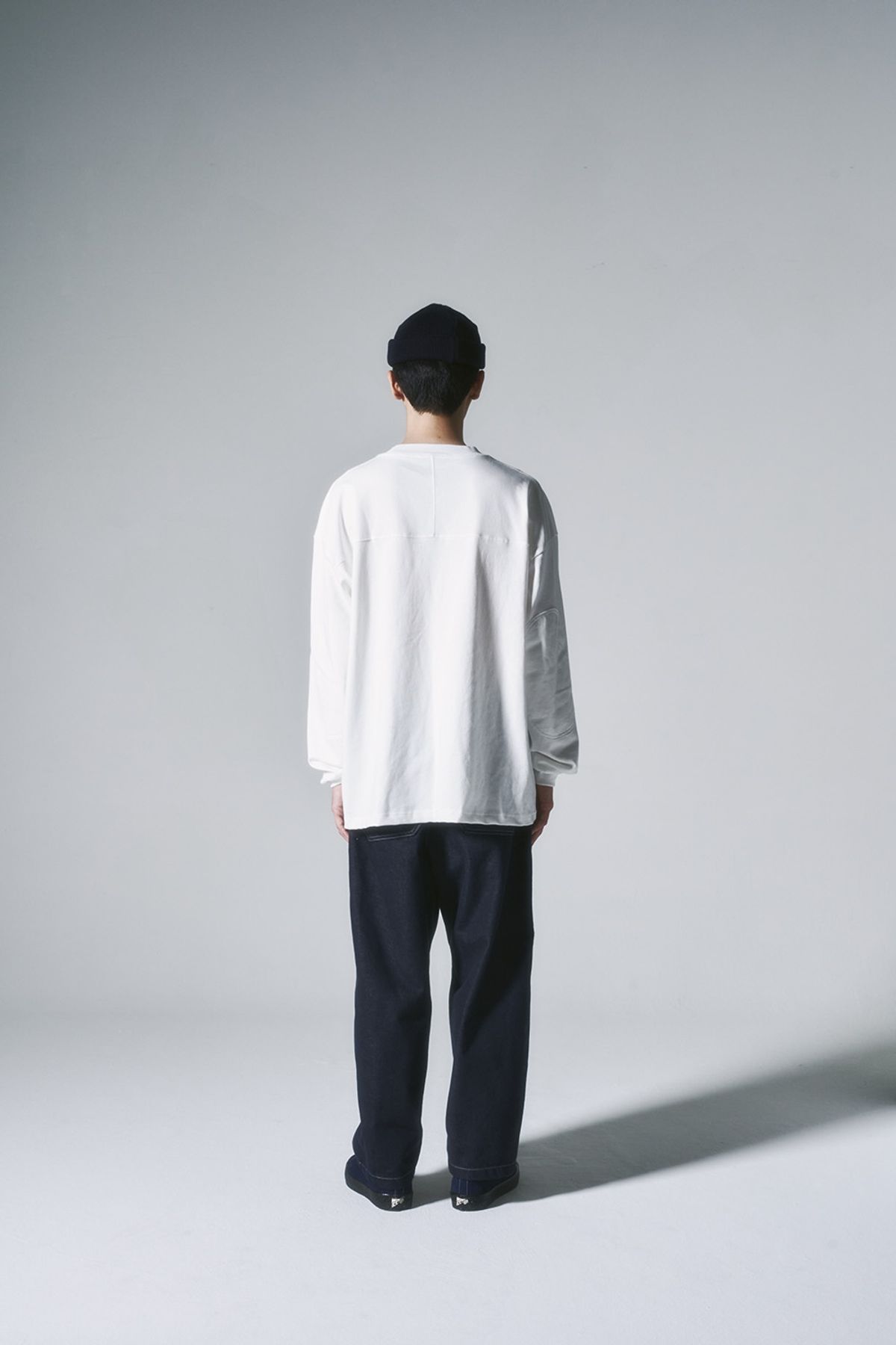 히즈핸더(HISHANDER) BELTED WIDE TAPERED DENIM PANTS