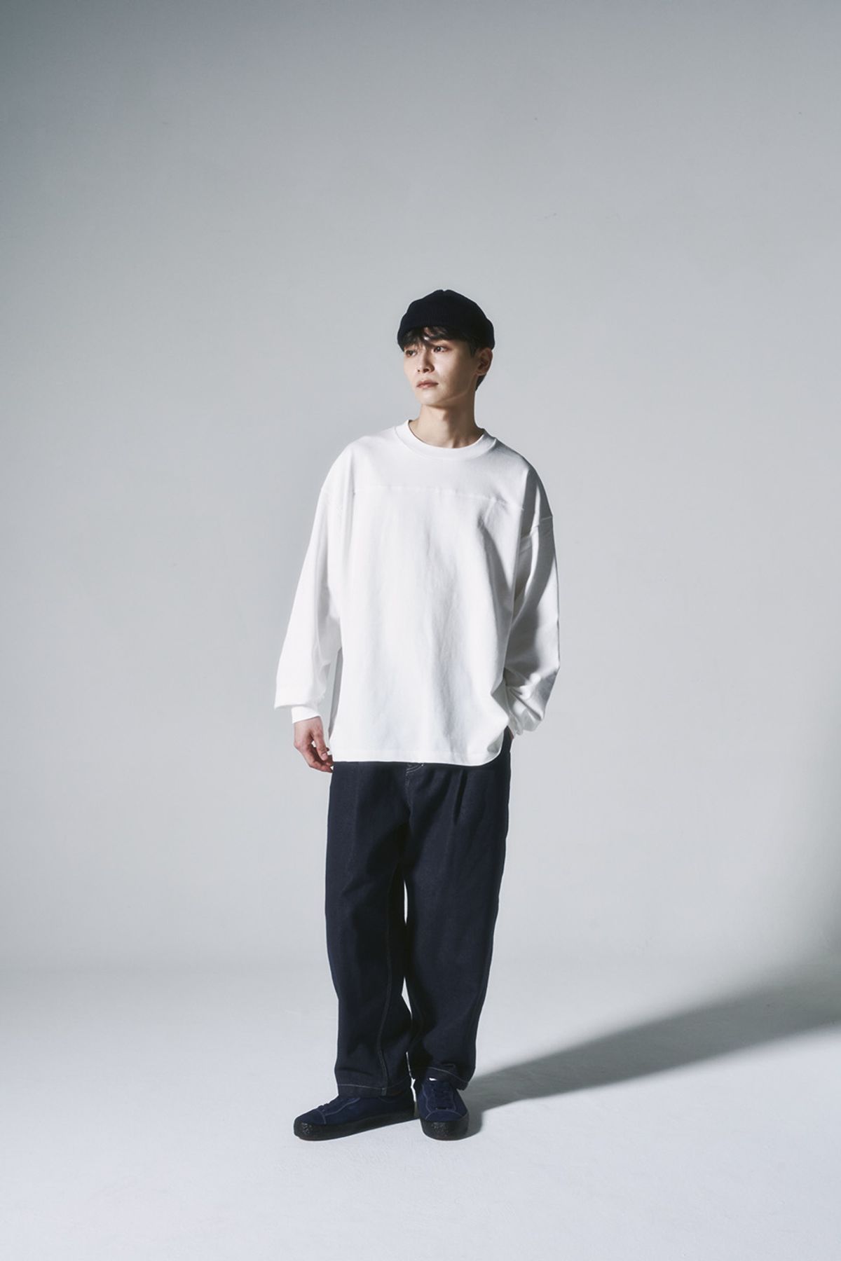 히즈핸더(HISHANDER) BELTED WIDE TAPERED DENIM PANTS
