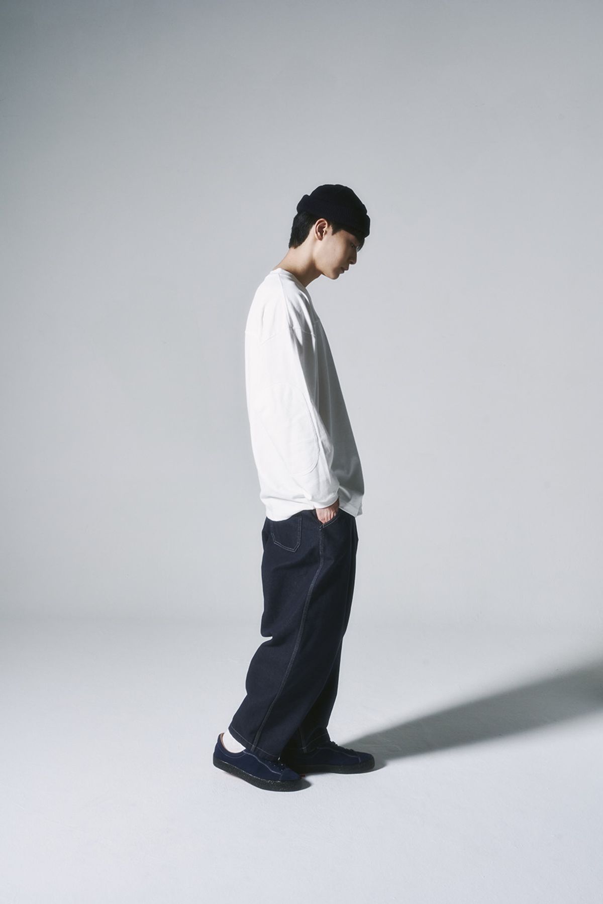 히즈핸더(HISHANDER) BELTED WIDE TAPERED DENIM PANTS