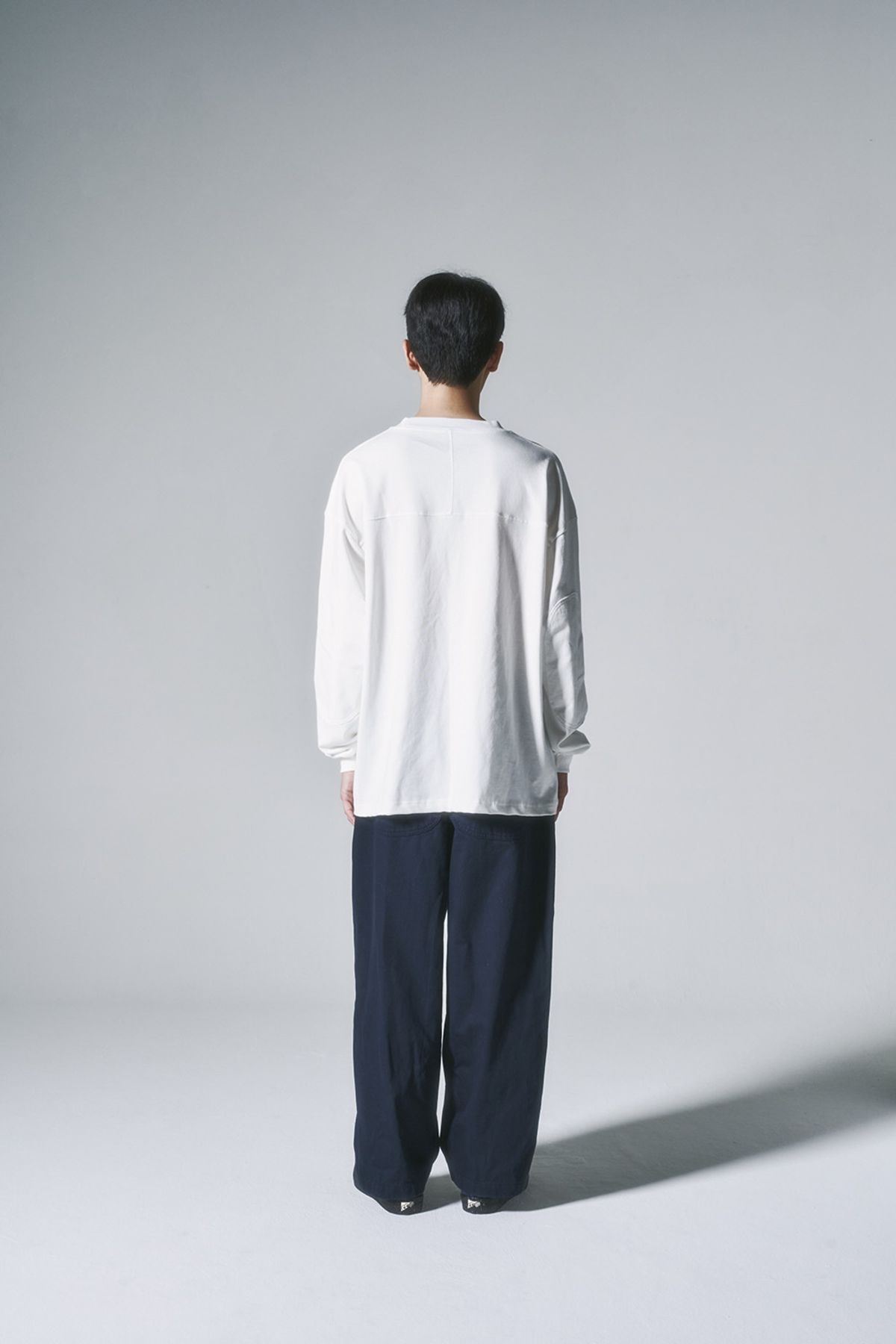히즈핸더(HISHANDER) EASY WIDE TAPERED PANTS