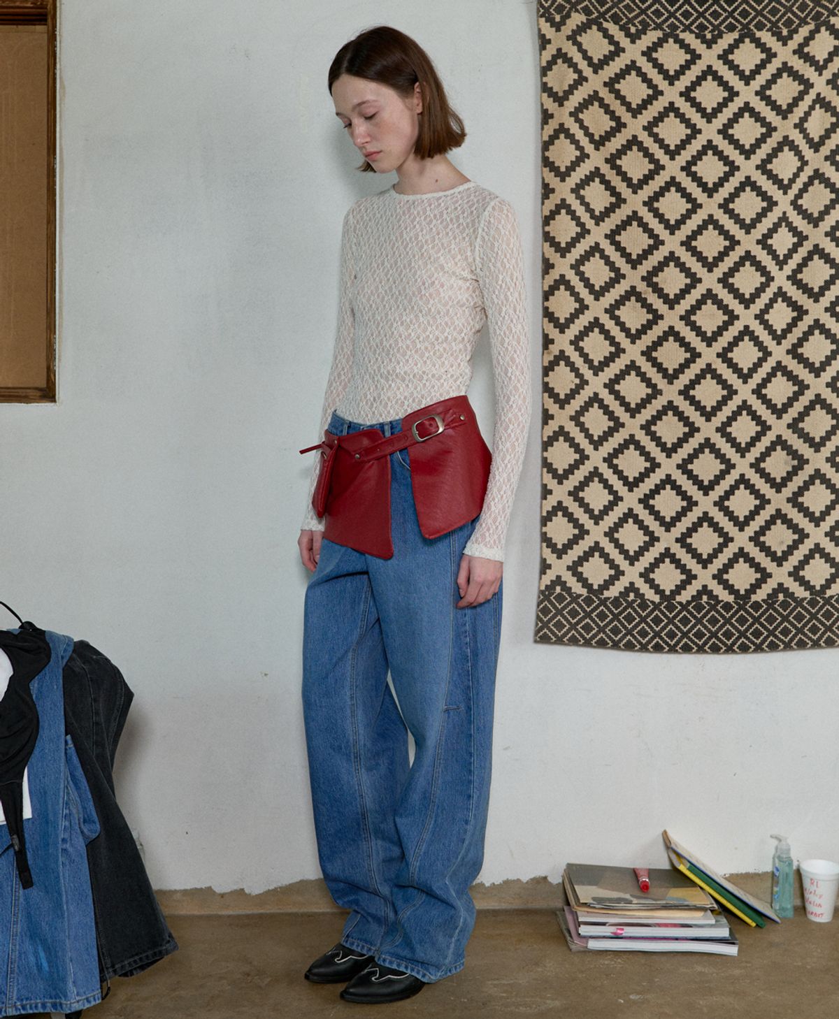 아옵트(AOPT) FAUX LEATHER POCKET BELT SKIRT - RED