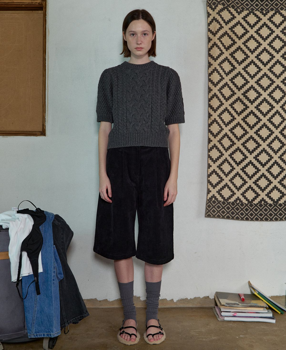 아옵트(AOPT) PUFF SLEEVE CABLE KNIT - CHARCOAL