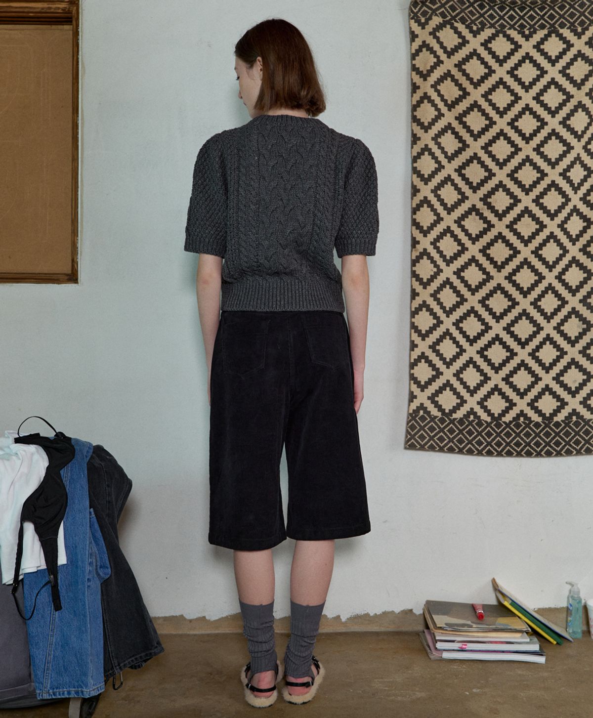 아옵트(AOPT) PUFF SLEEVE CABLE KNIT - CHARCOAL