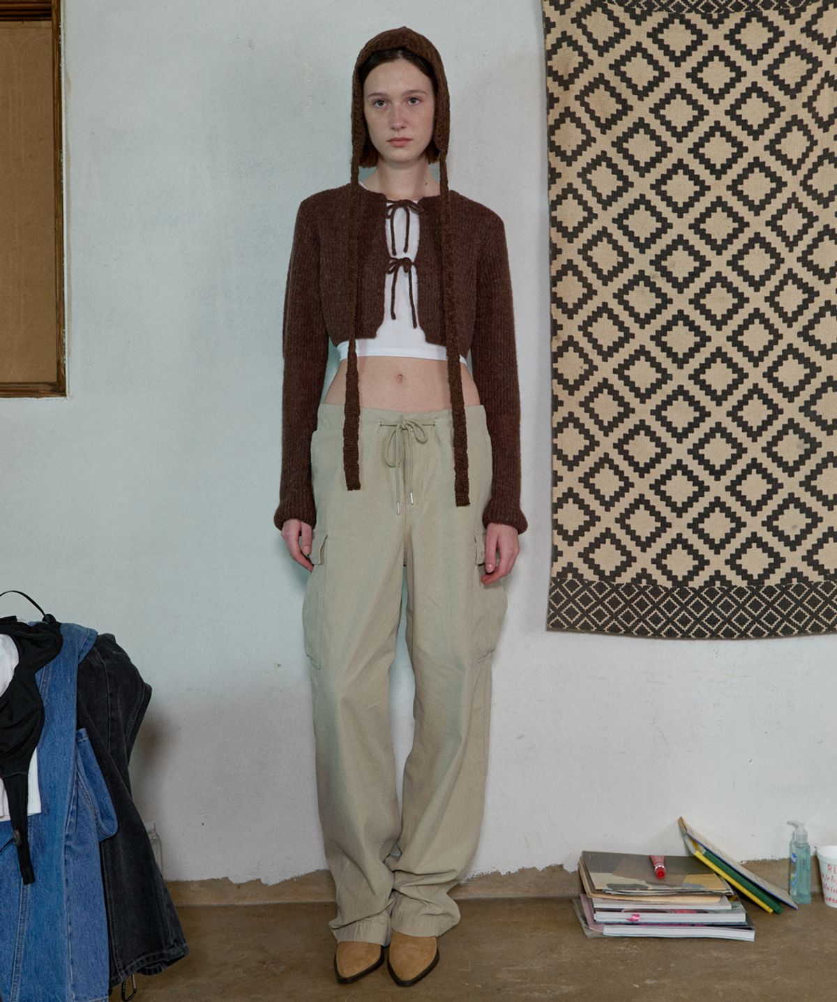 아옵트(AOPT) STRAP CROPPED CARDIGAN - BROWN