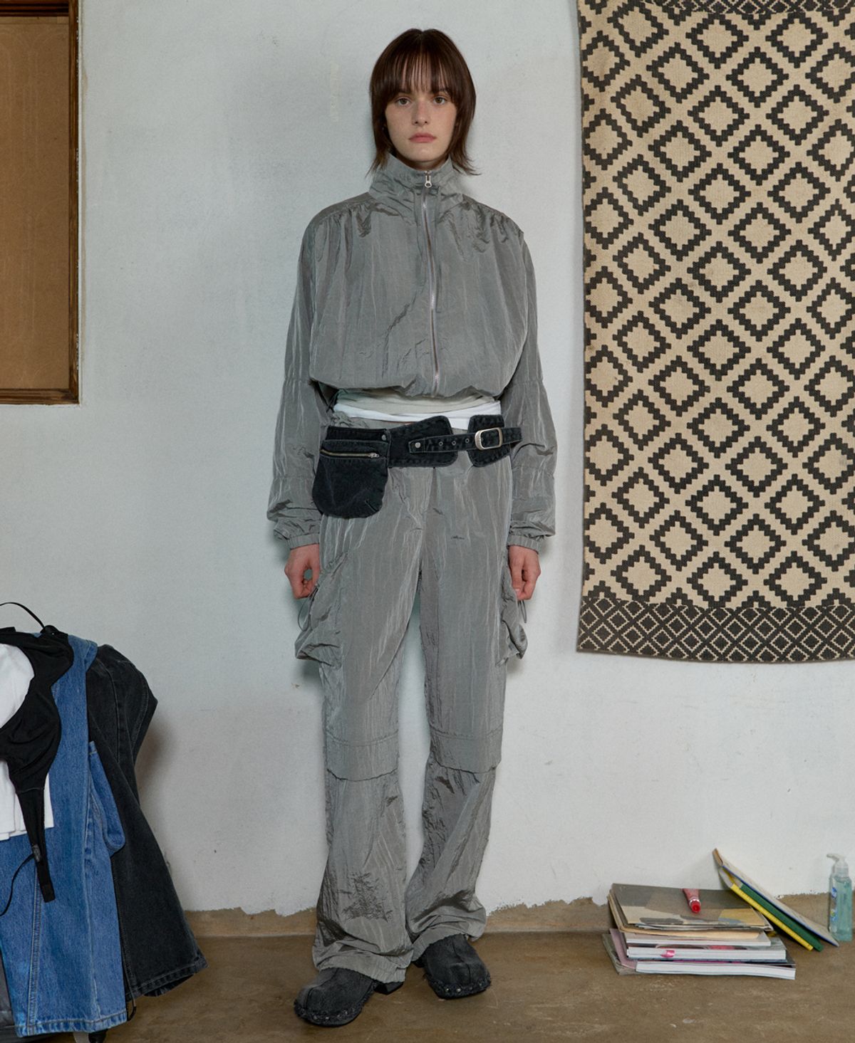 아옵트(AOPT) HIGH NECK SHIRRING BLOUSON - GRAY