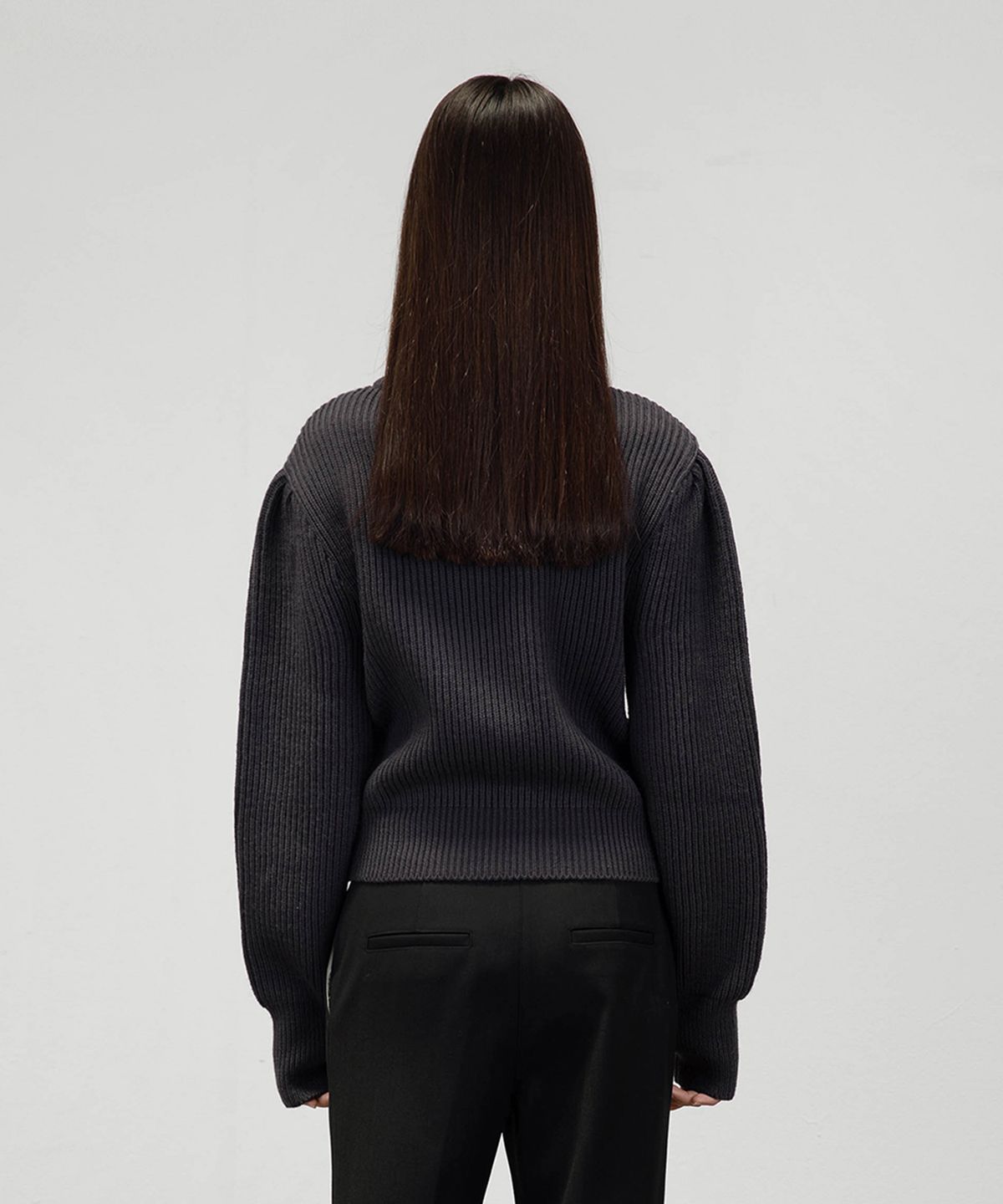 아모멘토(AMOMENTO) HALF NECK KNIT_CHARCOAL