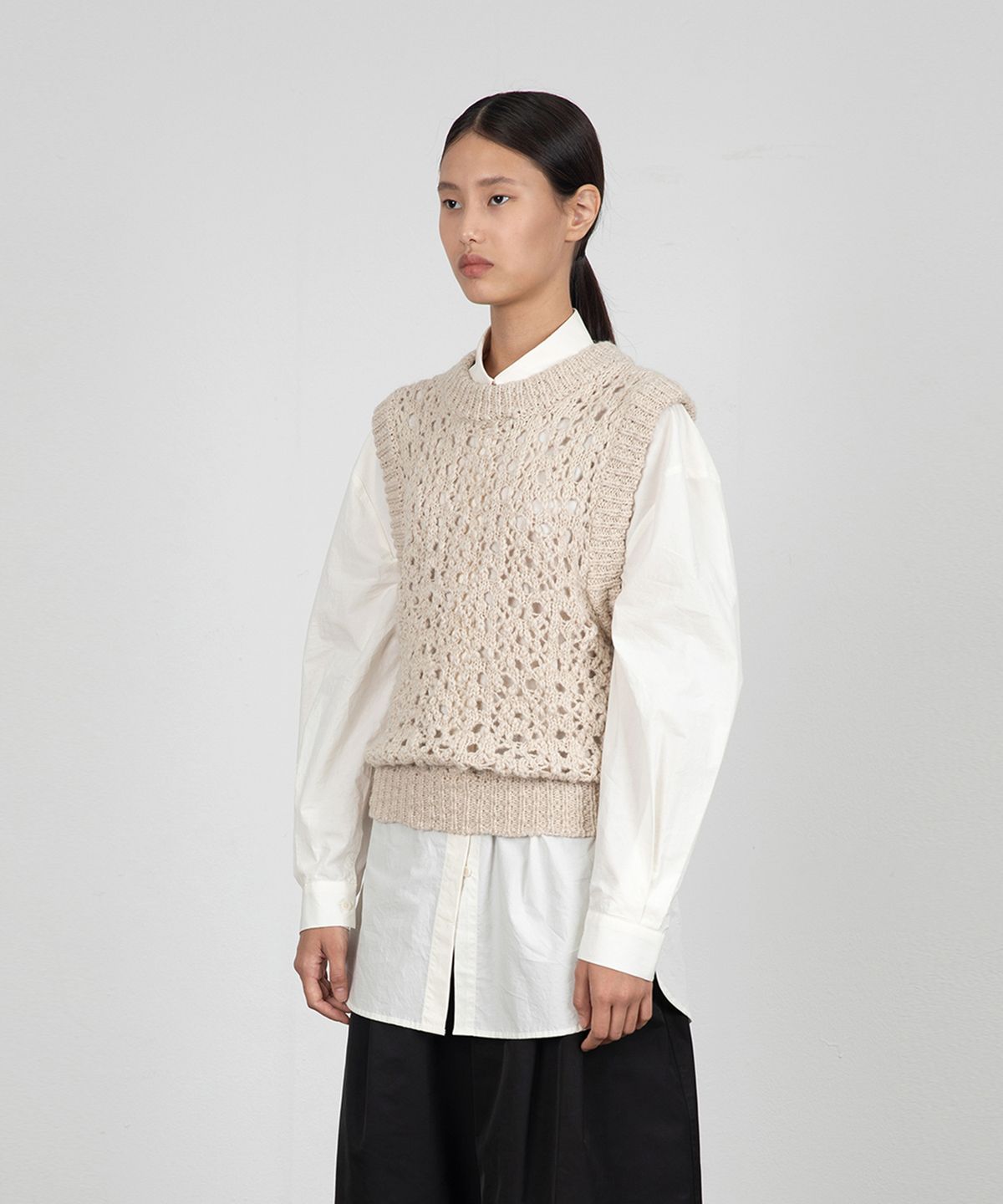아모멘토(AMOMENTO) CROCHET VEST_BEIGE