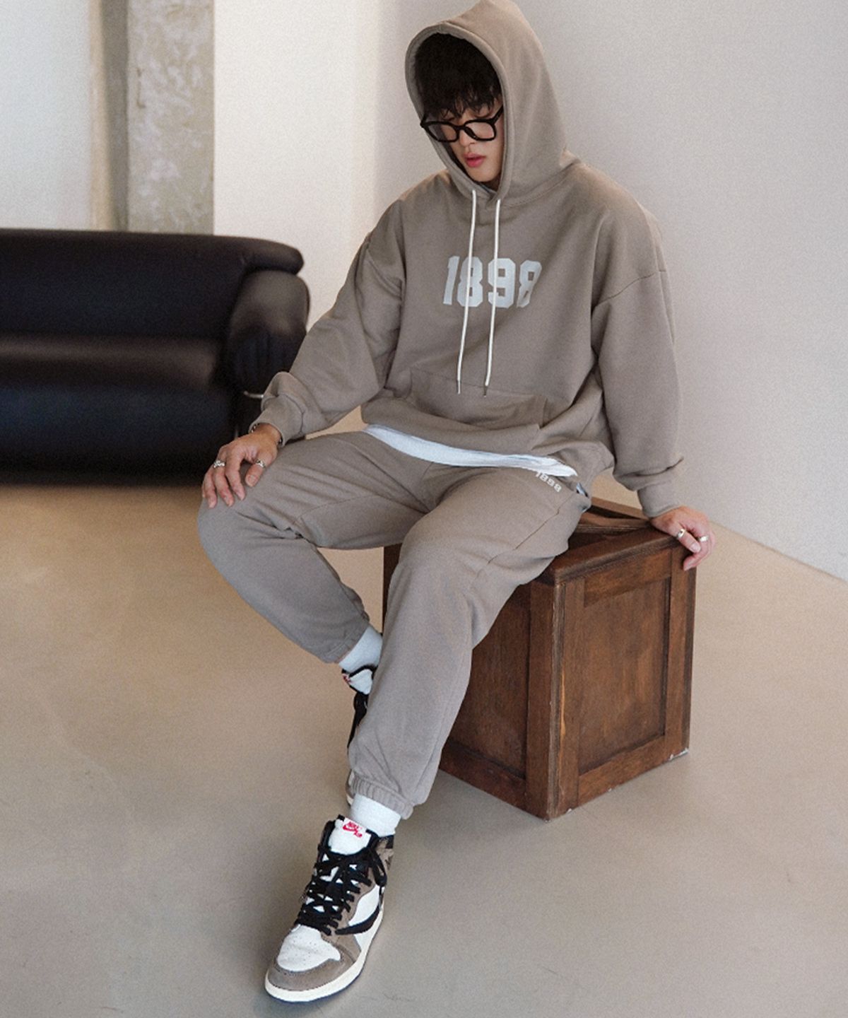 더마일(THEMILE) 1898 GARMENTS SWEAT PANTS[BROWN]