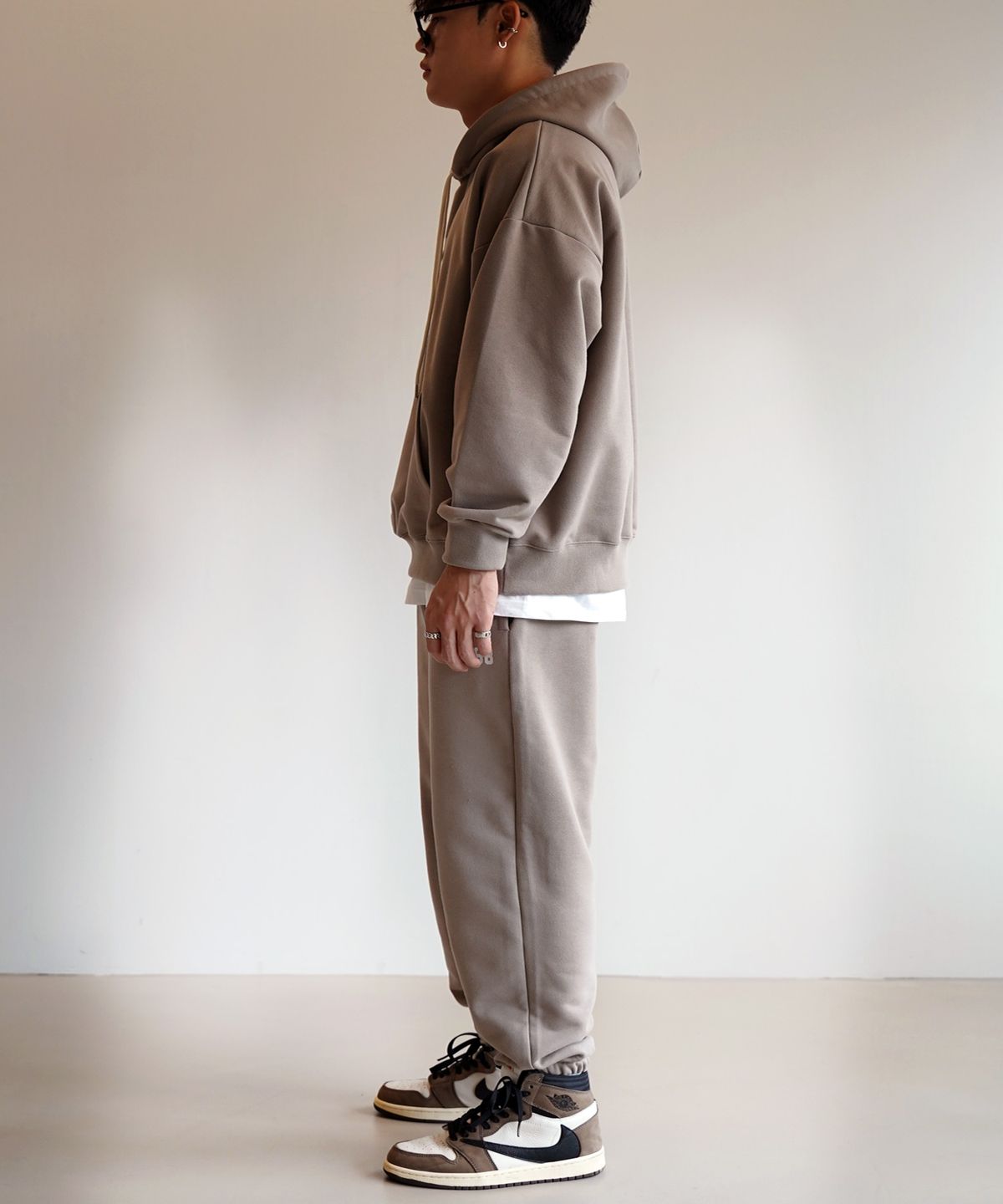 더마일(THEMILE) 1898 GARMENTS SWEAT PANTS[BROWN]