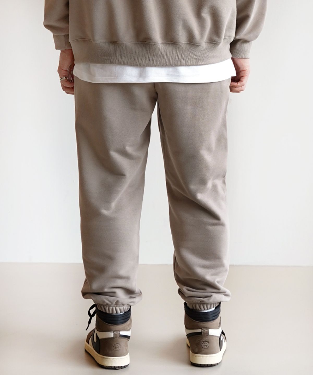 더마일(THEMILE) 1898 GARMENTS SWEAT PANTS[BROWN]