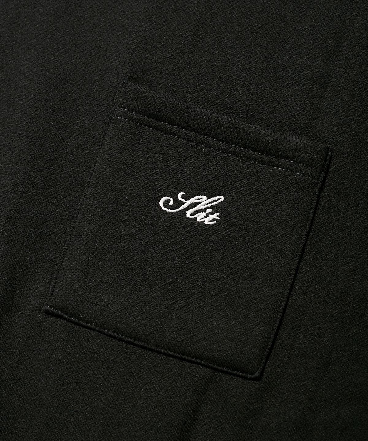 에스릿 스튜디오(SLIT STUDIO) 레터링 포켓 기모 스웨트 셔츠 블랙