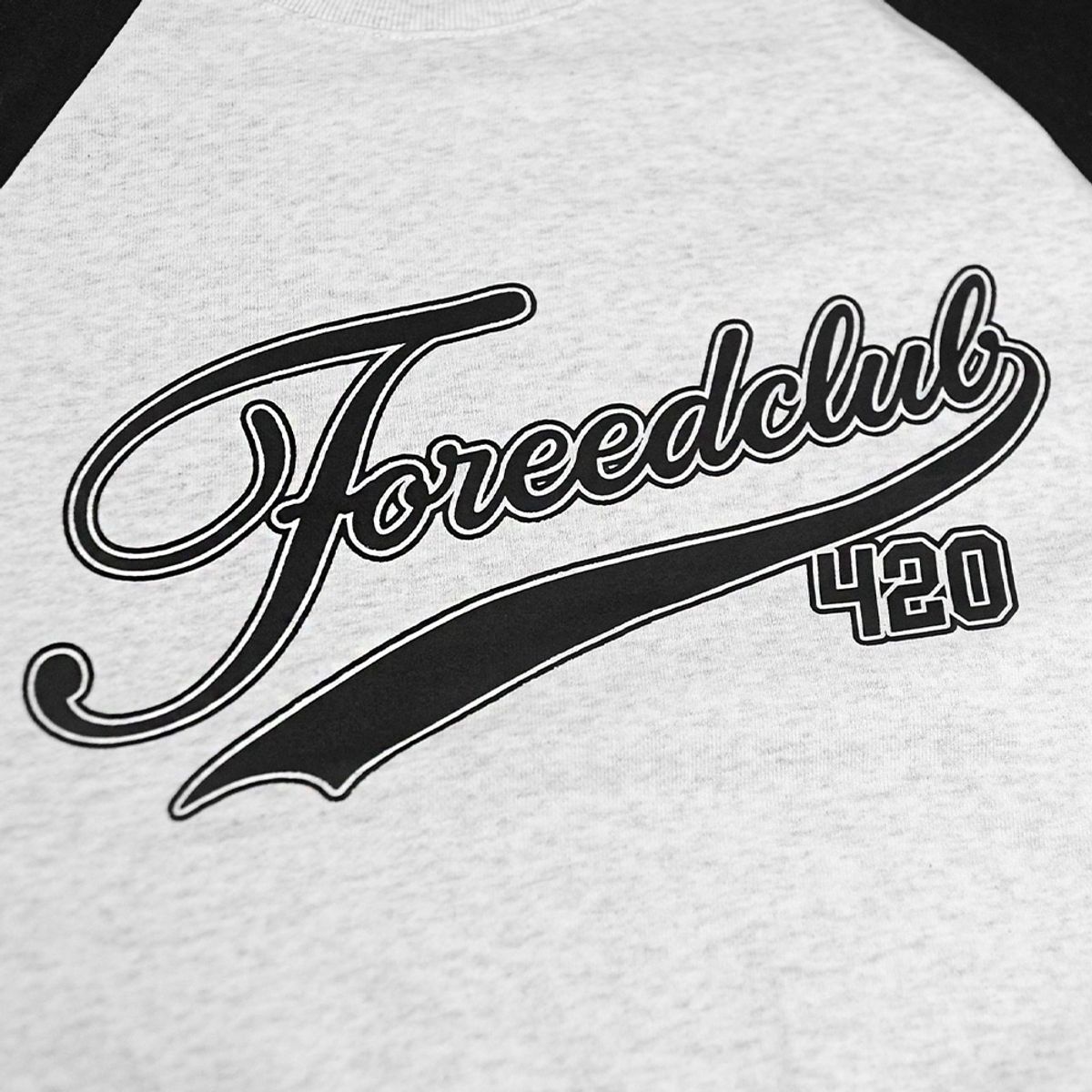 포에드클럽(4EED) 오버핏 420 클럽 래글런 맨투맨 - 블랙