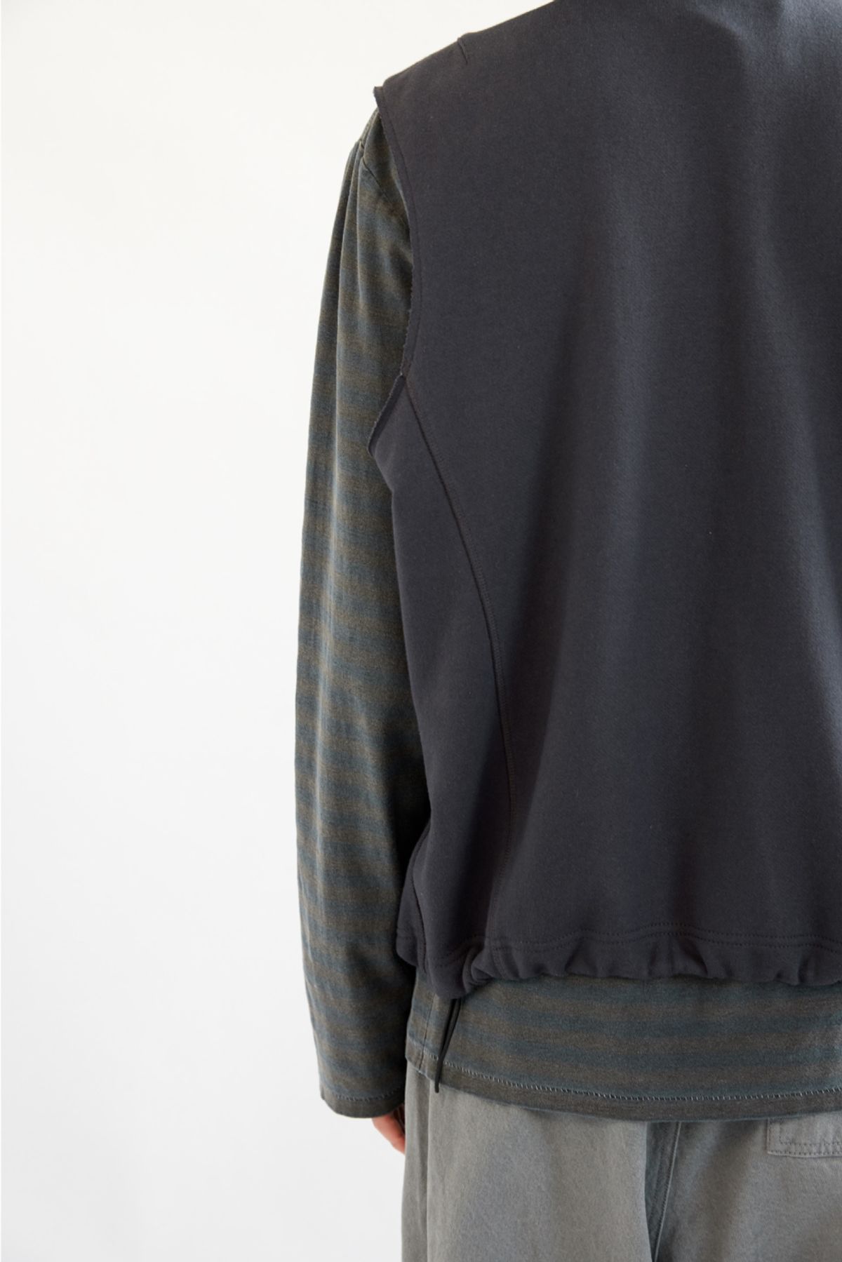 해칭룸(HATCHINGROOM) Reversible Jersey Vest Washed Navy