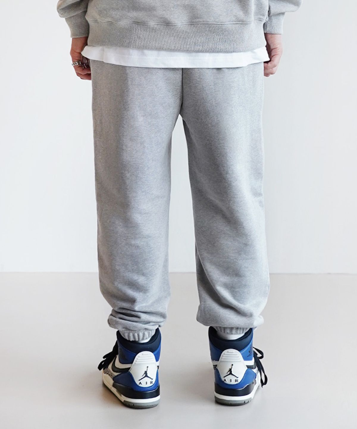 더마일(THEMILE) MILE GARMENTS SWEAT PANTS [GREY]