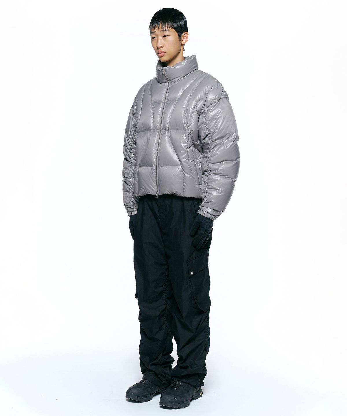 인사일런스(INSILENCE) 웨이브라인 다운 자켓 LIGHT GREY