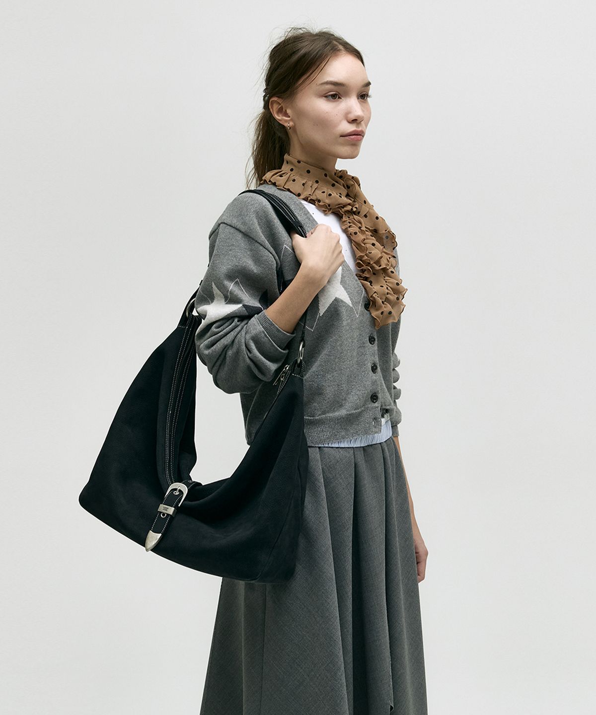 마지셔우드(MARGESHERWOOD) BELTED HOBO_black nubuck