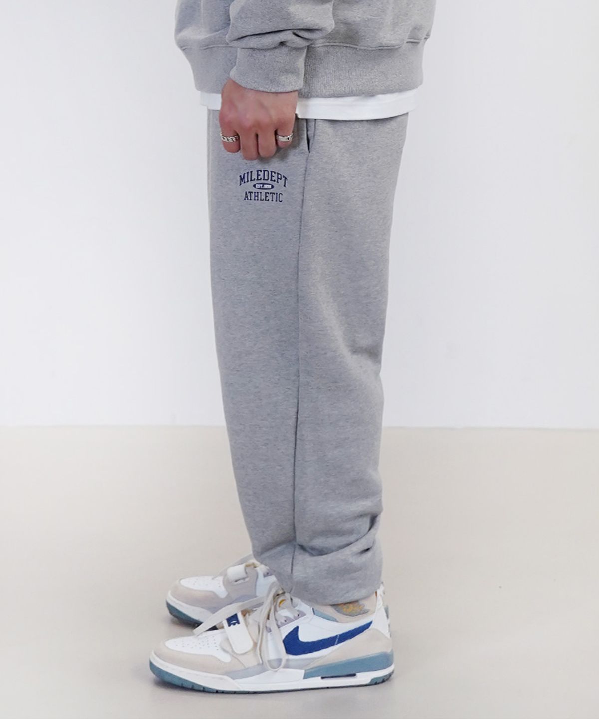 더마일(THEMILE) MILE DEPT SWEAT PANTS [GREY]