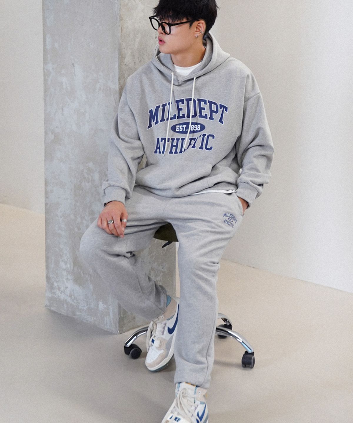 더마일(THEMILE) MILE DEPT SWEAT PANTS [GREY]