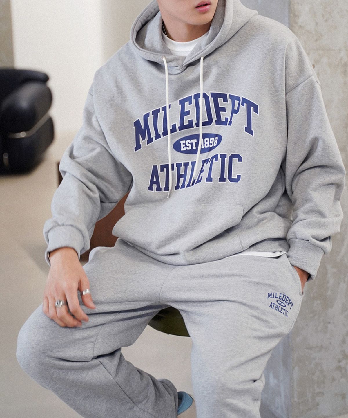 더마일(THEMILE) MILE DEPT SWEAT PANTS [GREY]