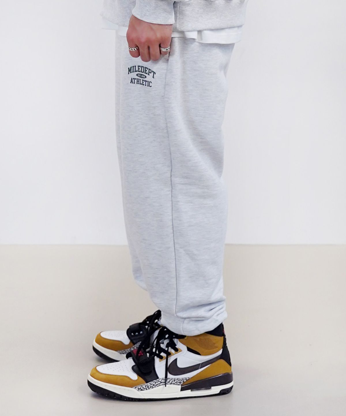 더마일(THEMILE) MILE DEPT SWEAT PANTS [OATMEAL]