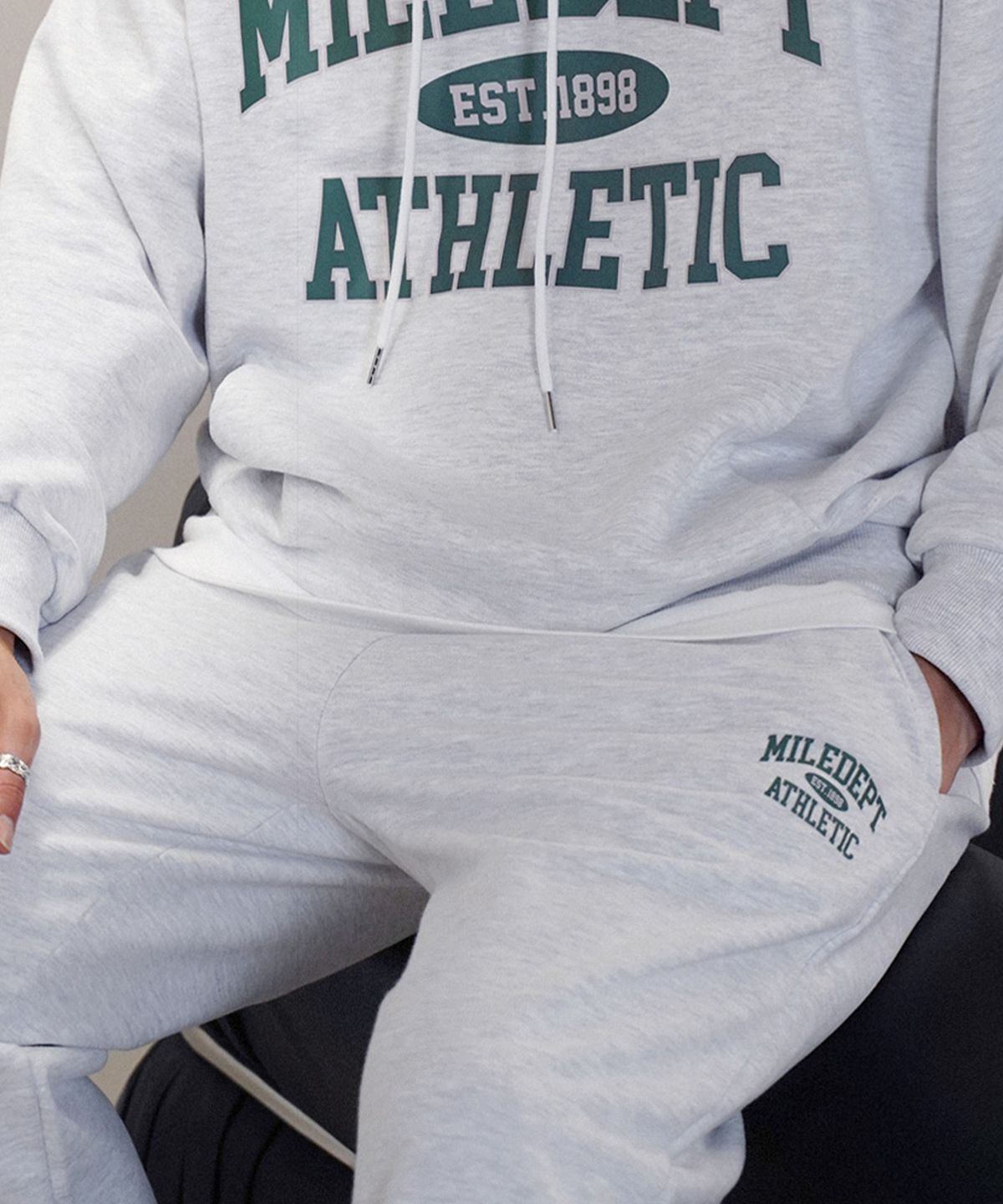 더마일(THEMILE) MILE DEPT SWEAT PANTS [OATMEAL]